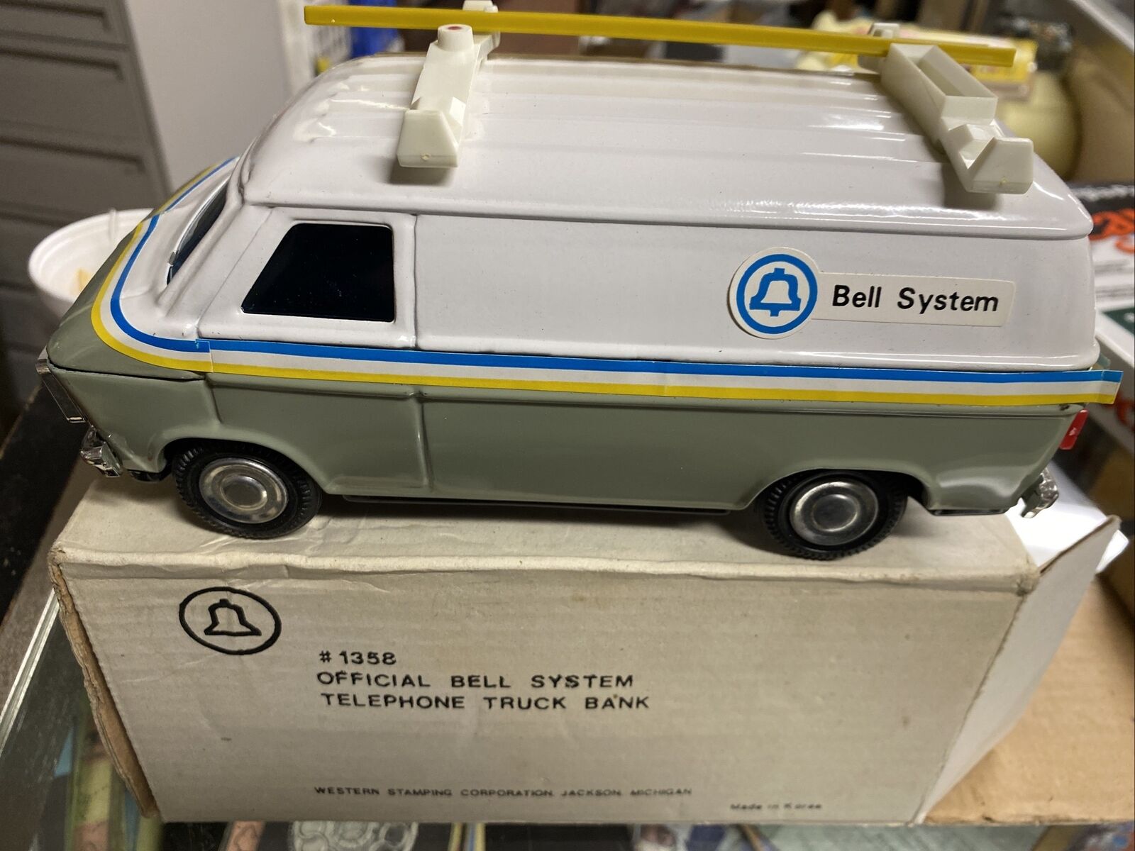 Vtg. Official BELL SYSTEM TELEPHONE TRUCK Bank, Tin 1987 In Original Box