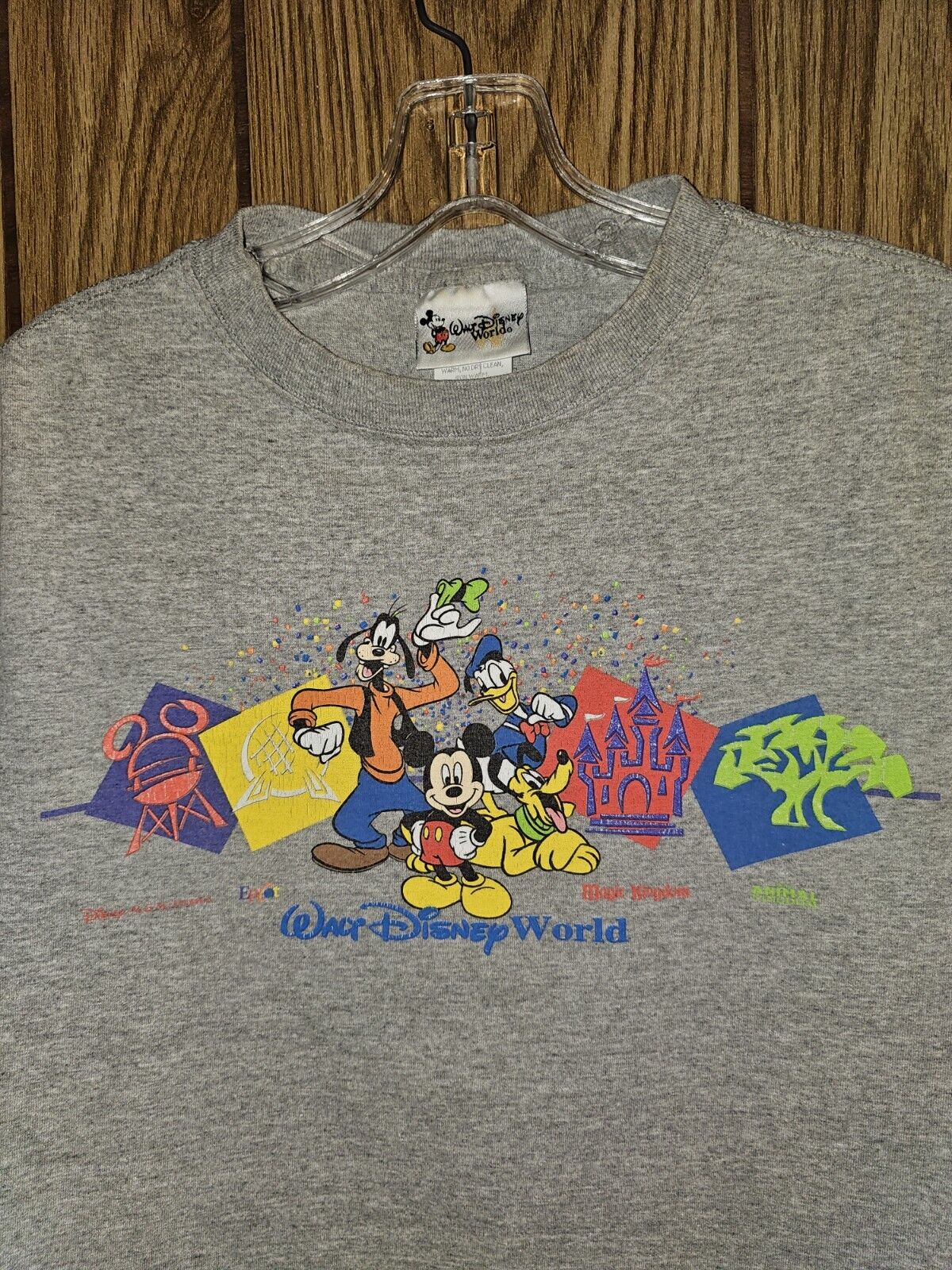 Vintage Walt Disney World Parks Small Mens Gray Graphic Logo Tshirt