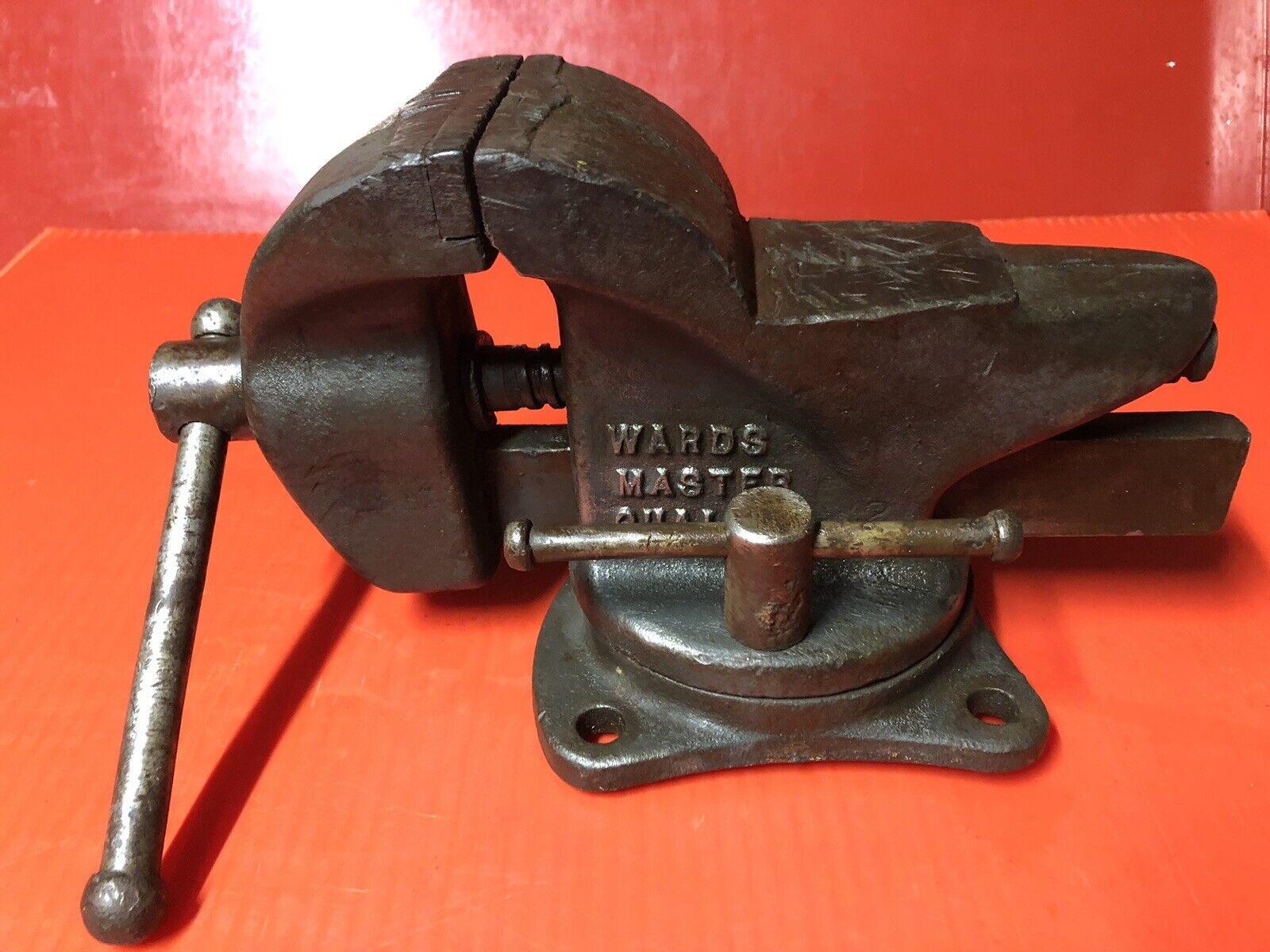 WARDS MASTER QUALITY Vintage 3” Bench Vise w/Swivel Base ~ For Parts Or Repair