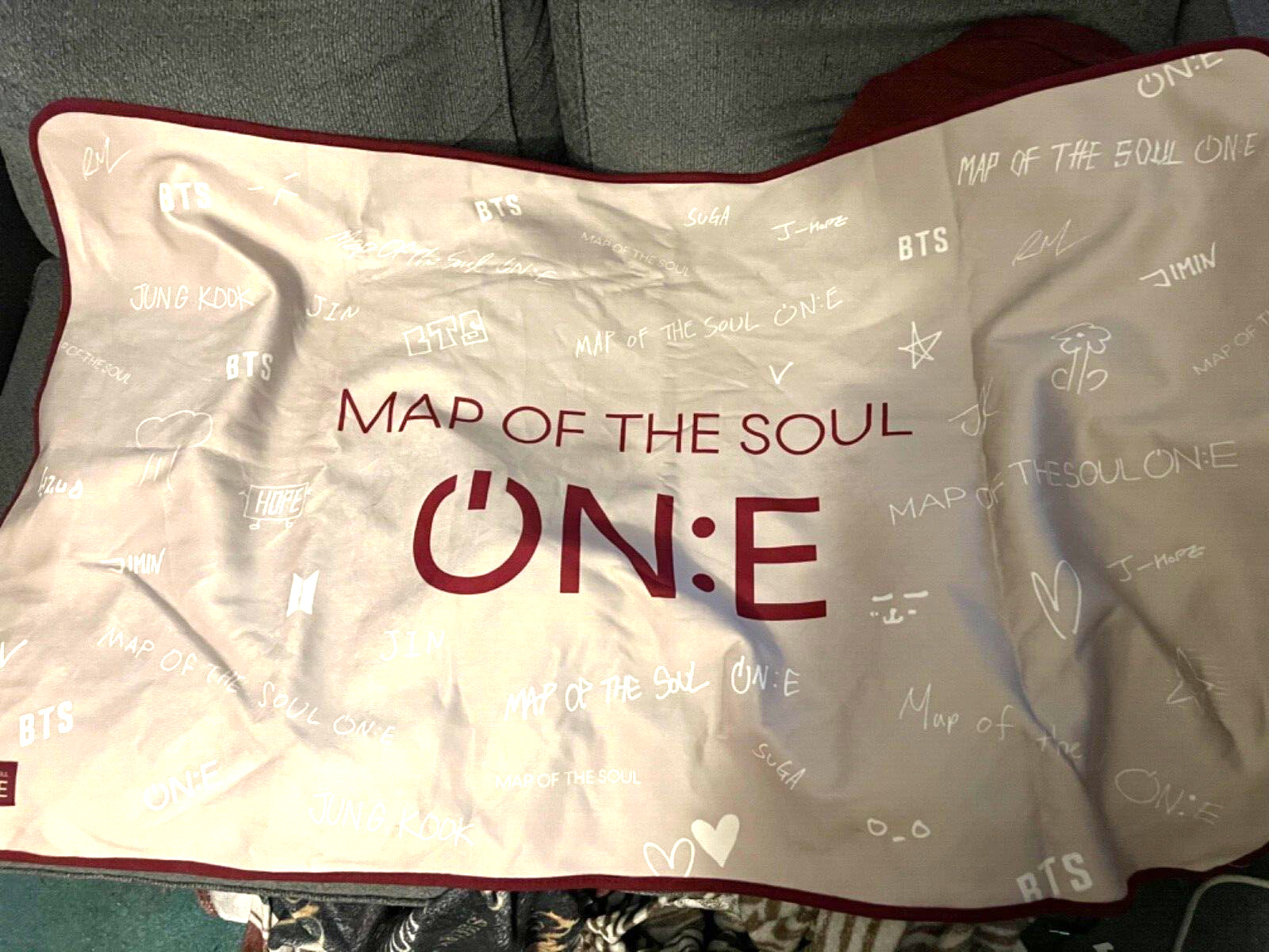 BTS Map Of The Soul : One blanket tour merch