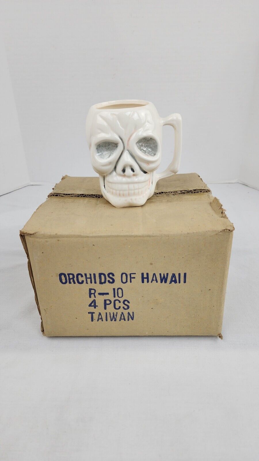 NOB Set Of 4 Vintage Orchids of Hawaii 3D Skull Mug Taiwan White Black Pink 