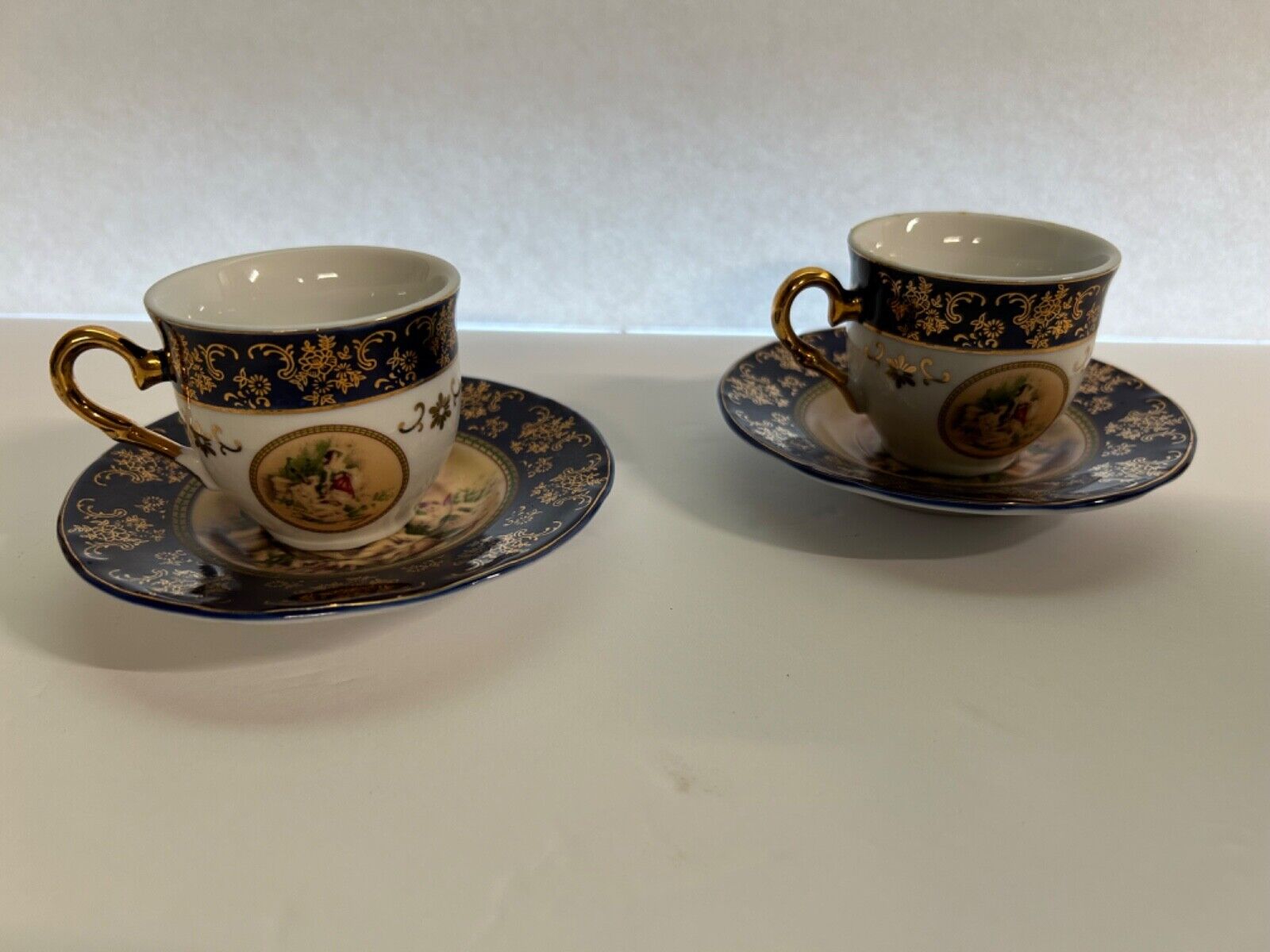 Vintage GNA Fine Porcelain teacups & Saucers Tea Set - Made In Italy- 2 cups/5 s