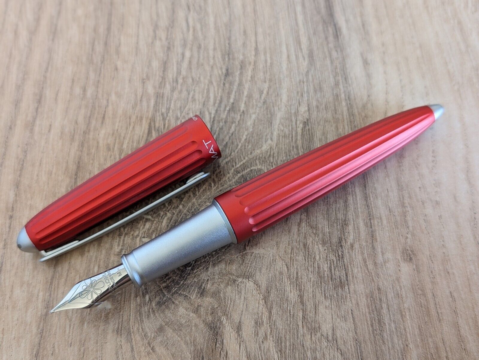 Diplomat Aero Red Fountain Pen - M Nib - MINT 