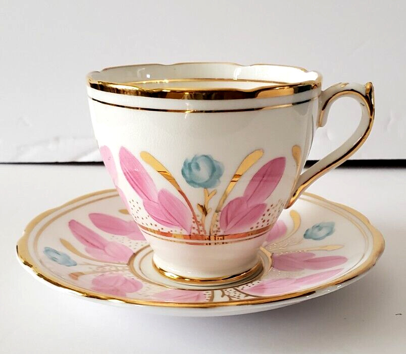 VTG  Phoenix Bone China TF & SL England Floral  Pattern Tea Cup & Saucer