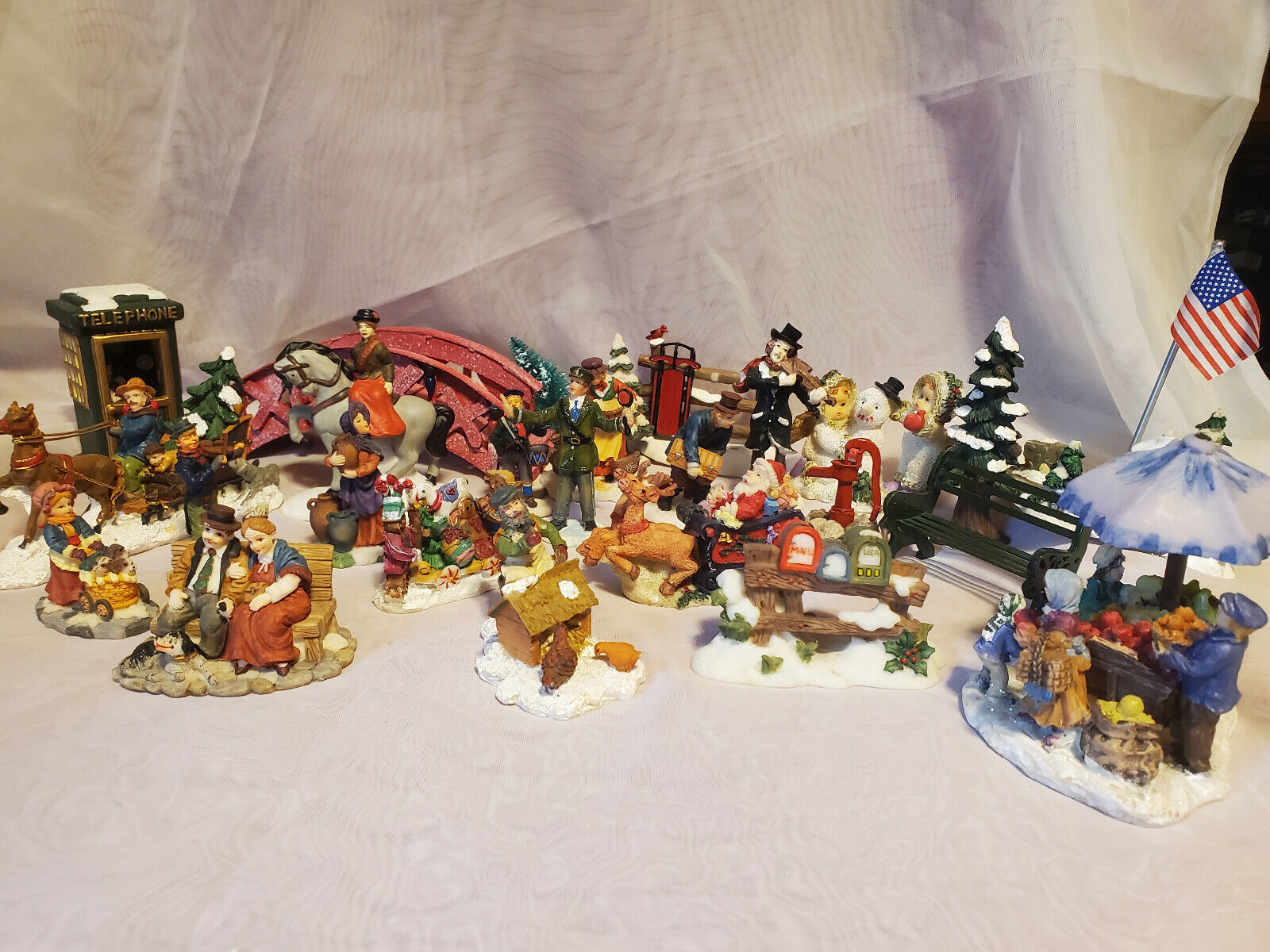 Lot of 24 - LEMAX  O'Well & Other - Lemax Scale Village Figures -