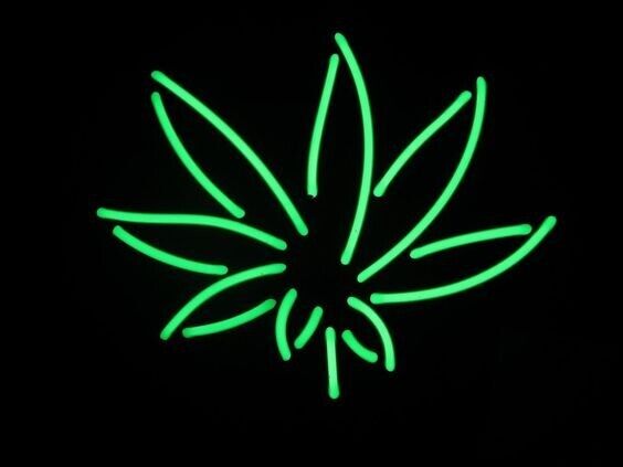 Pot leaf Marijuana Weed 20\