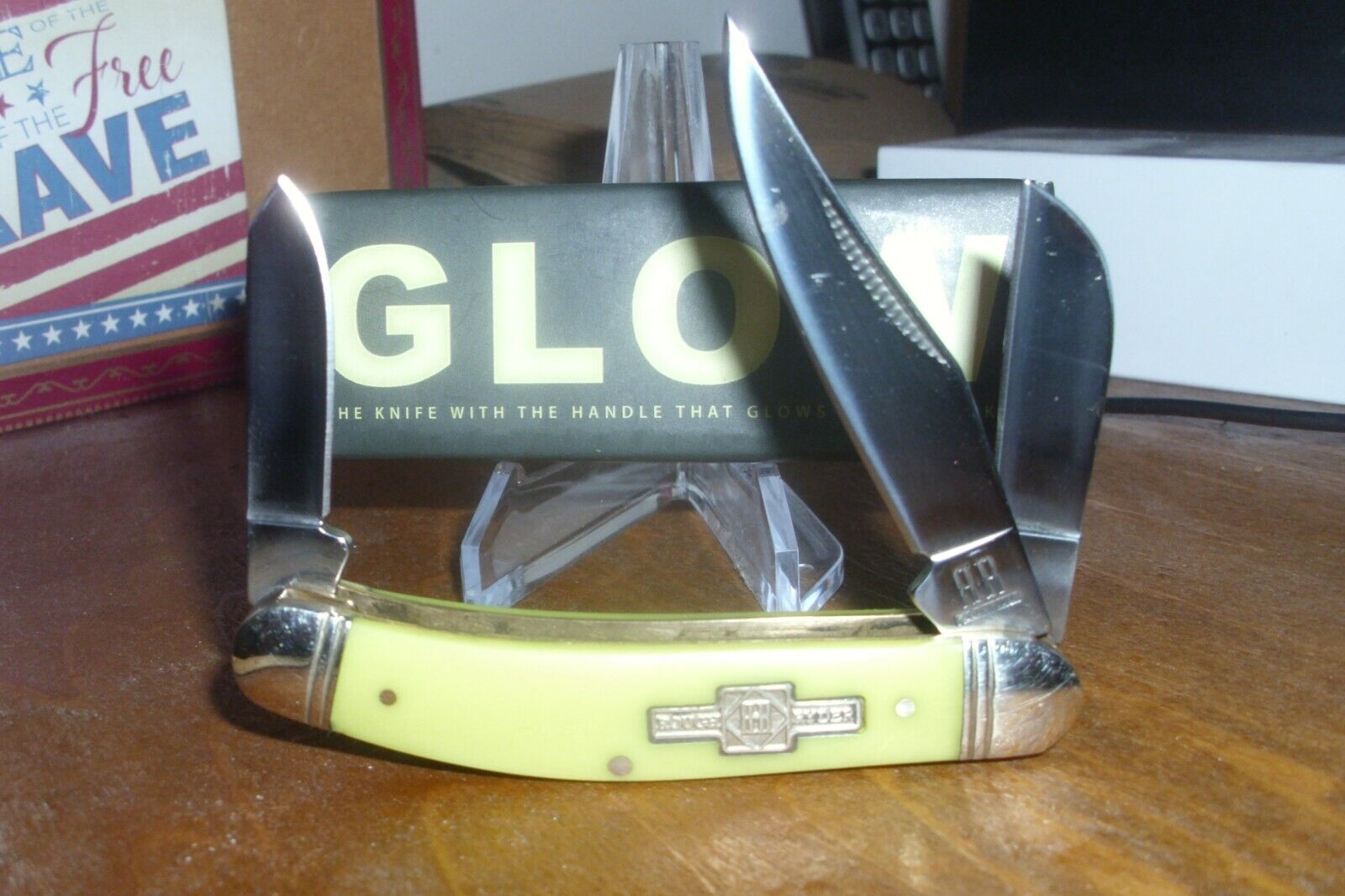 Rough Ryder, Glow, The Glow-In-The-Dark Pocketknife, 3 Blade Sowbelly Stockman