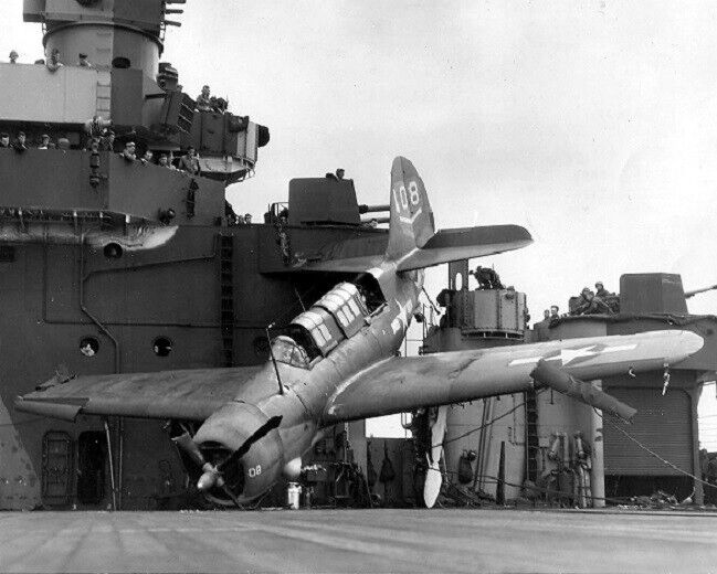 Curtiss SB2C-3 Helldiver Crash Landing USS Ticonderoga 8x10 WWII Photo 669b