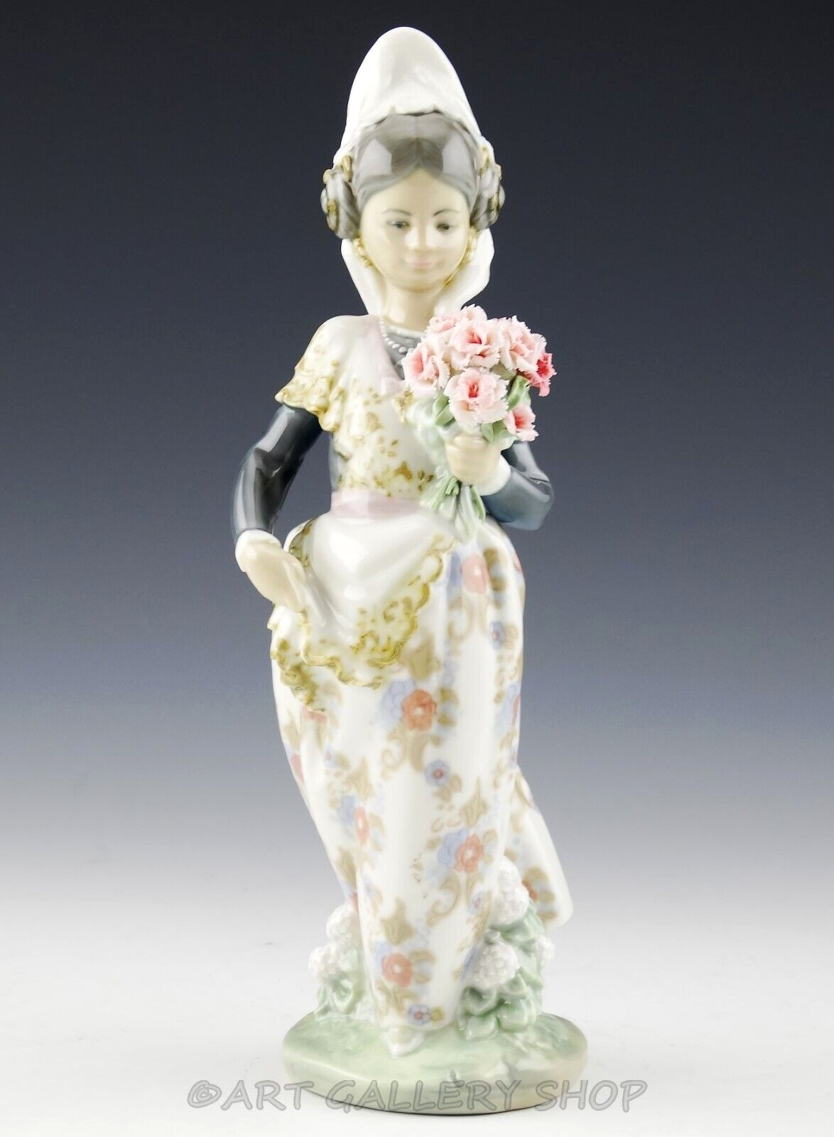 Lladro Figurine VALENCIAN GIRL WITH FLOWERS LADY DANCER #1304 Retired Mint