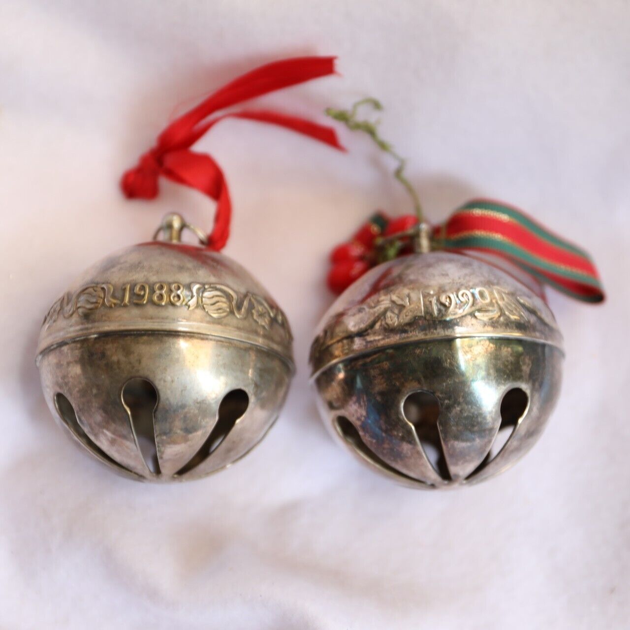 Wallace Silversmiths Limited Edition 1988 Annual Christmas Sleigh Bell SET OF 2
