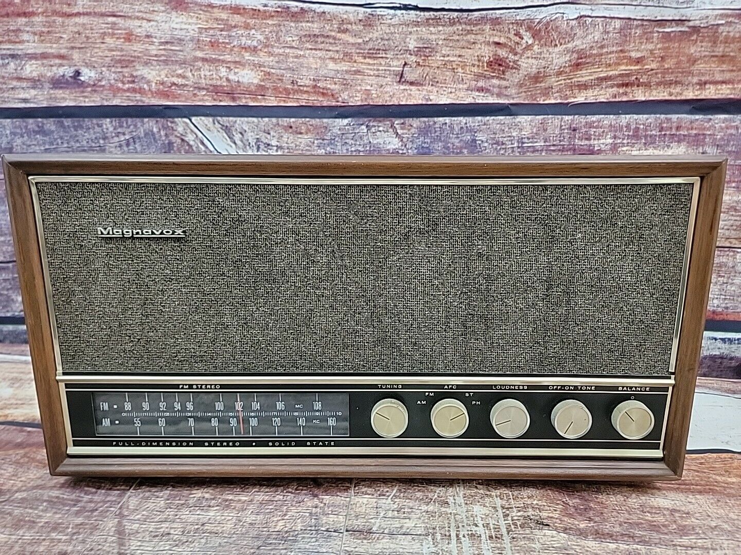 Vintage Magnavox Tabletop Walnut AM/FM 60s Radio - Tested And Working 