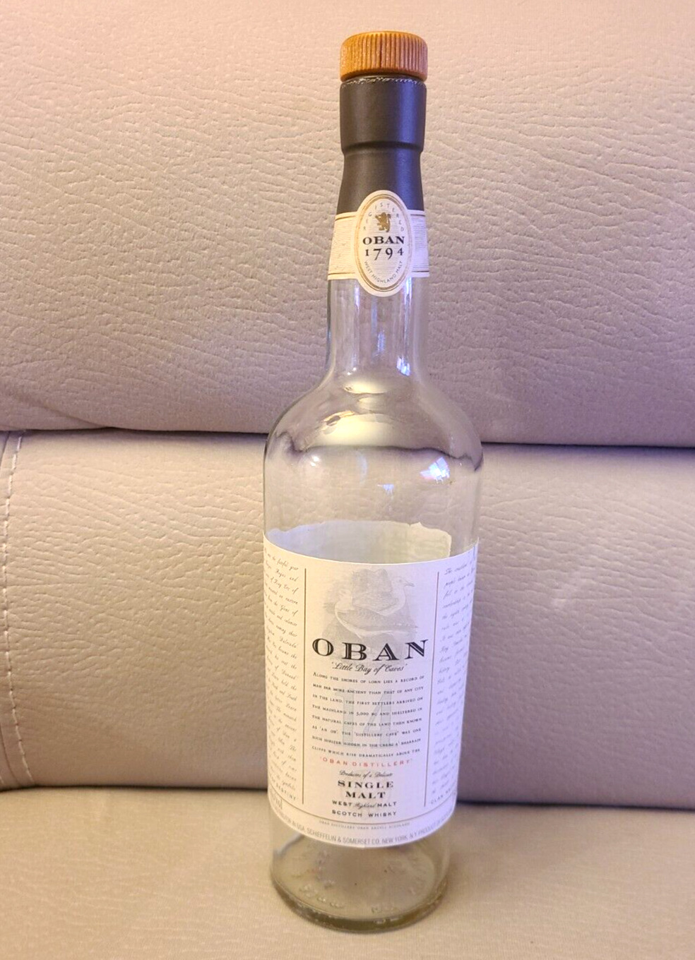 EMPTY RARE 1990s OBAN 14 Year Old  Single Malt Scotch Whiskey Bottle.