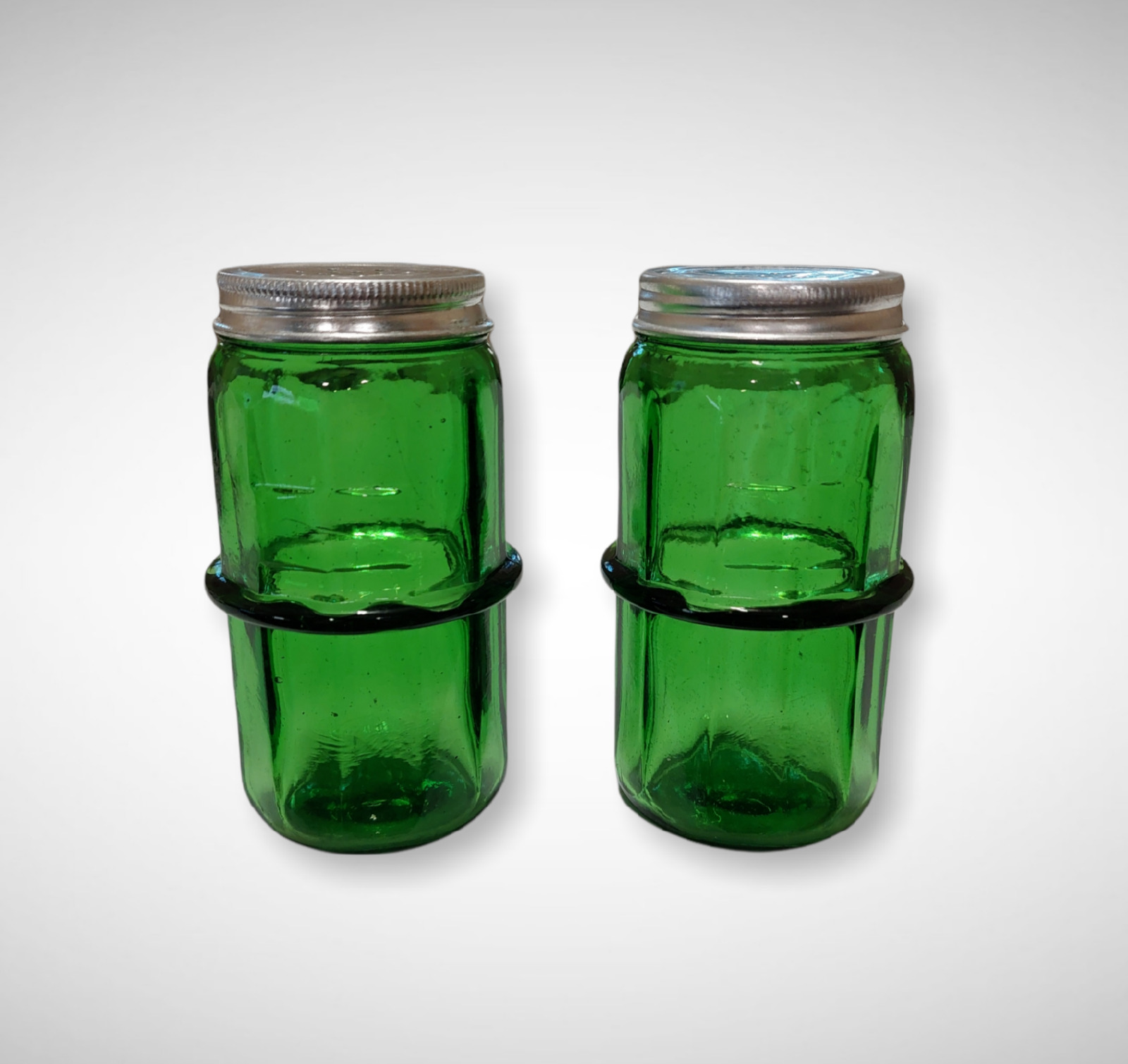 GREEN DEPRESSION STYLE GLASS HOOSIER SALT PEPPER SHAKERS, Vintage, Kitchen Jar