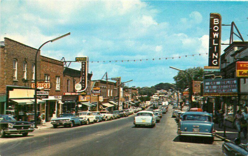 Ontario Canada Huntsville Main Street 1960s Autos Winger Postcard 22-1289