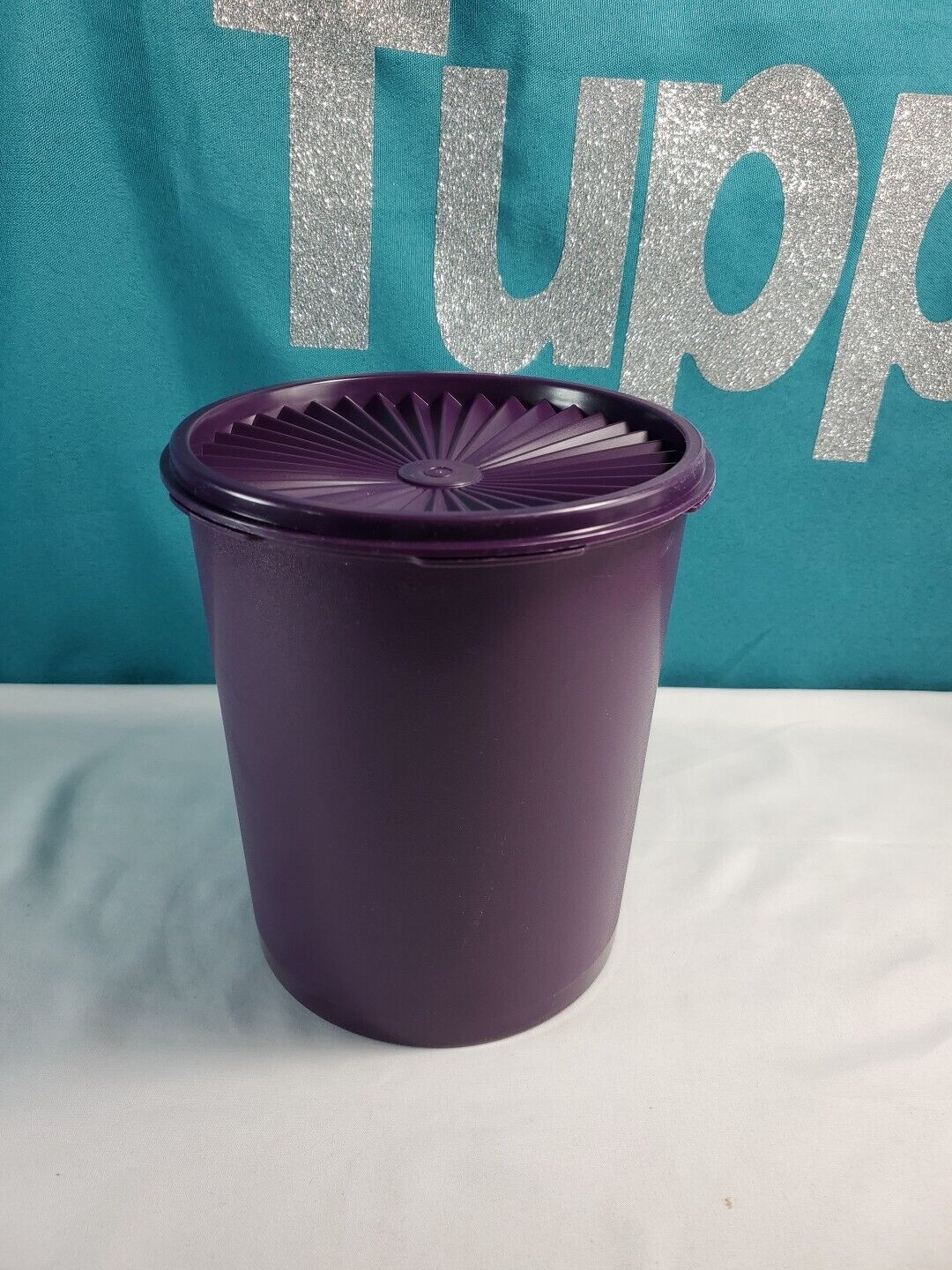 Tupperware Servalier Canister 2.7L / 11.50 cup Deep Purple Canister New