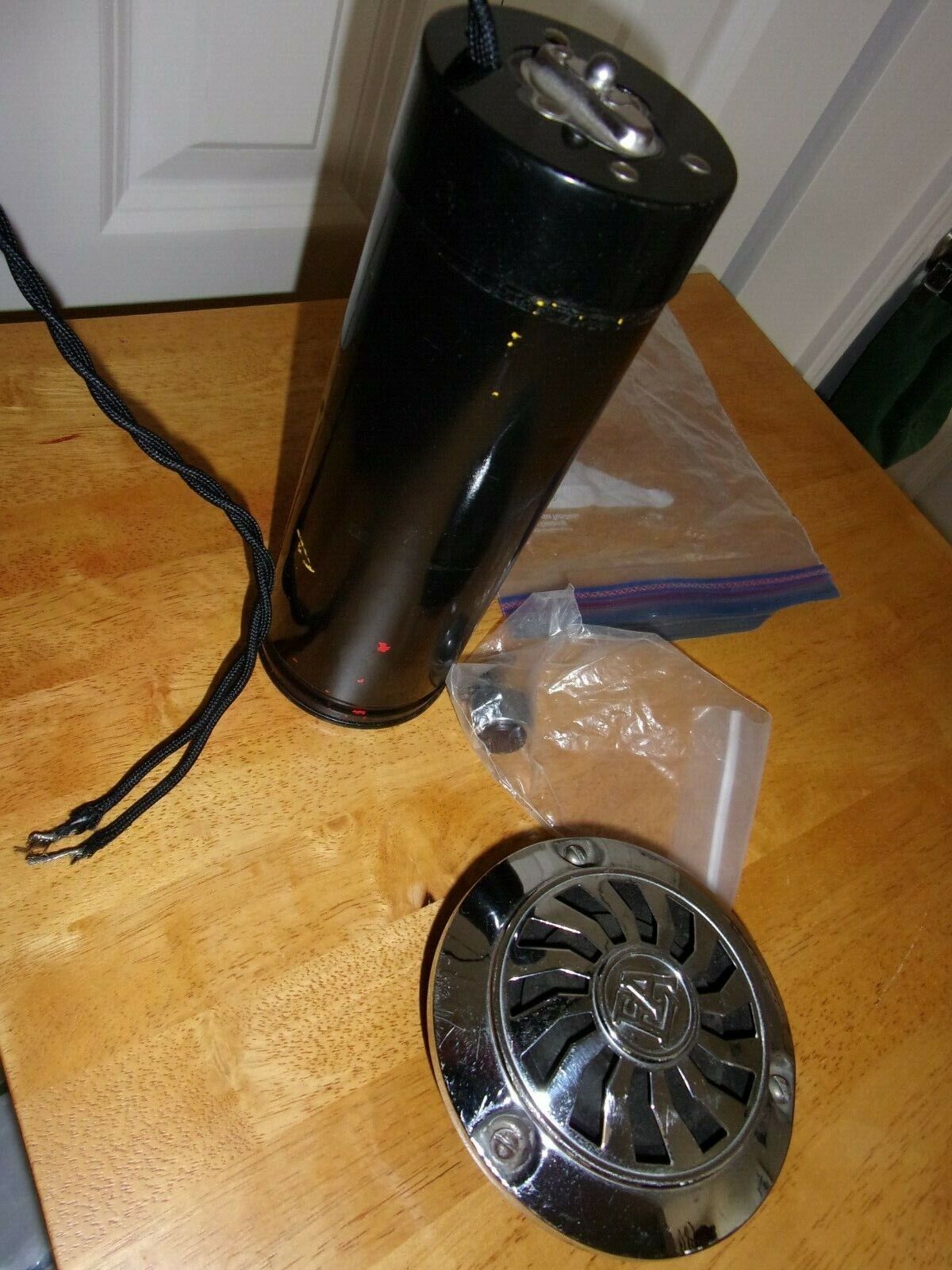 RARE EA PANCAKE WORKING BICYCLE/BIKE HORN/REPRO BUTTON W/TUBE AND REPO BATTERY.