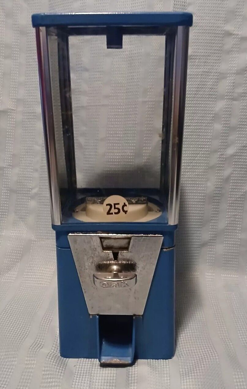 Vintage Oak Mfg 25 Cent  Blue Gumball Machine