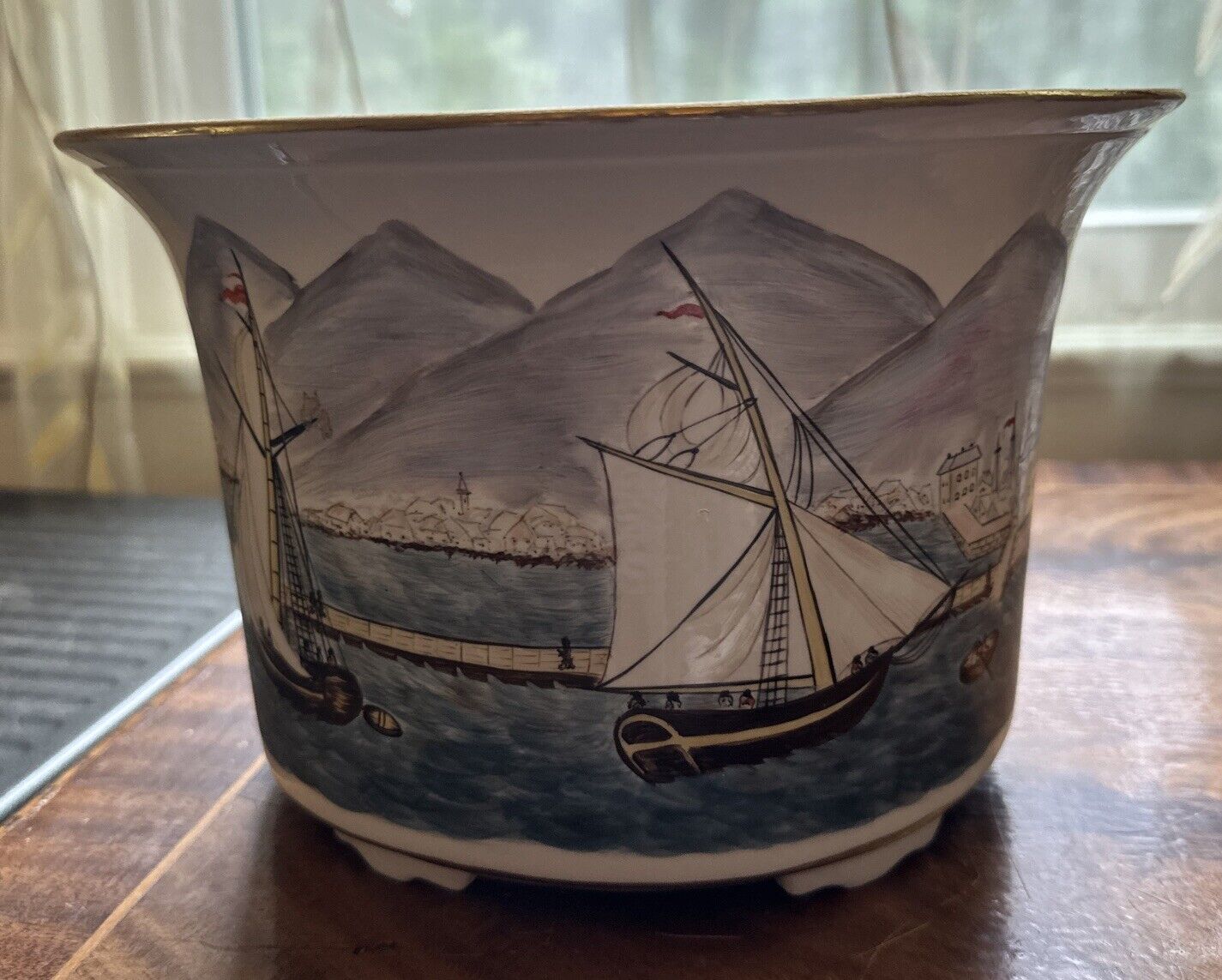 Vintage Chelsea House Jardiniere/Planter Hand Painted(Italy) Seascape & Mountain