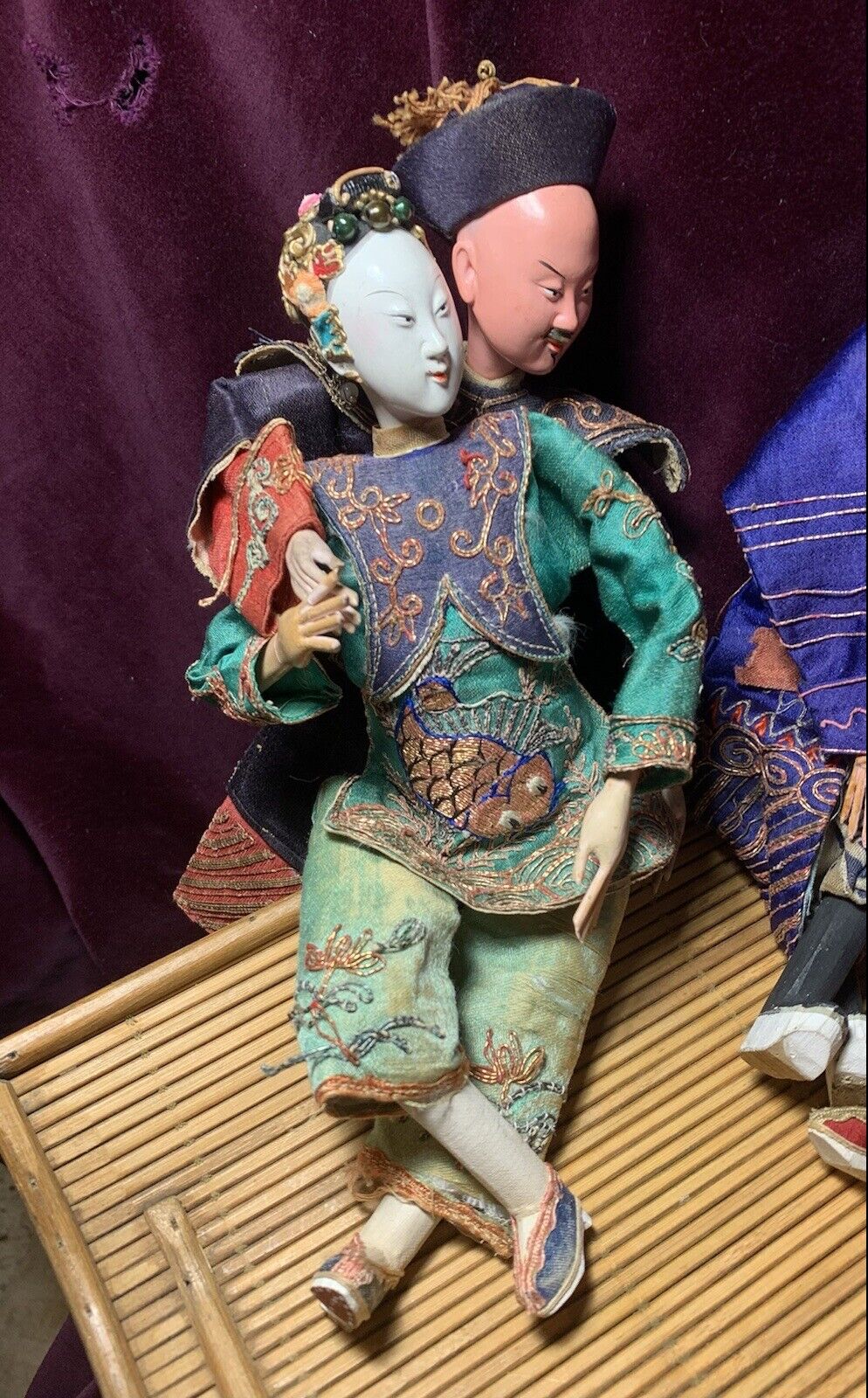 ANTIQUE CHINESE OPERA DOLL RARE *KOY EMBROIDERY*SCULPTED HAIR,JOINTED JADE TUNIC
