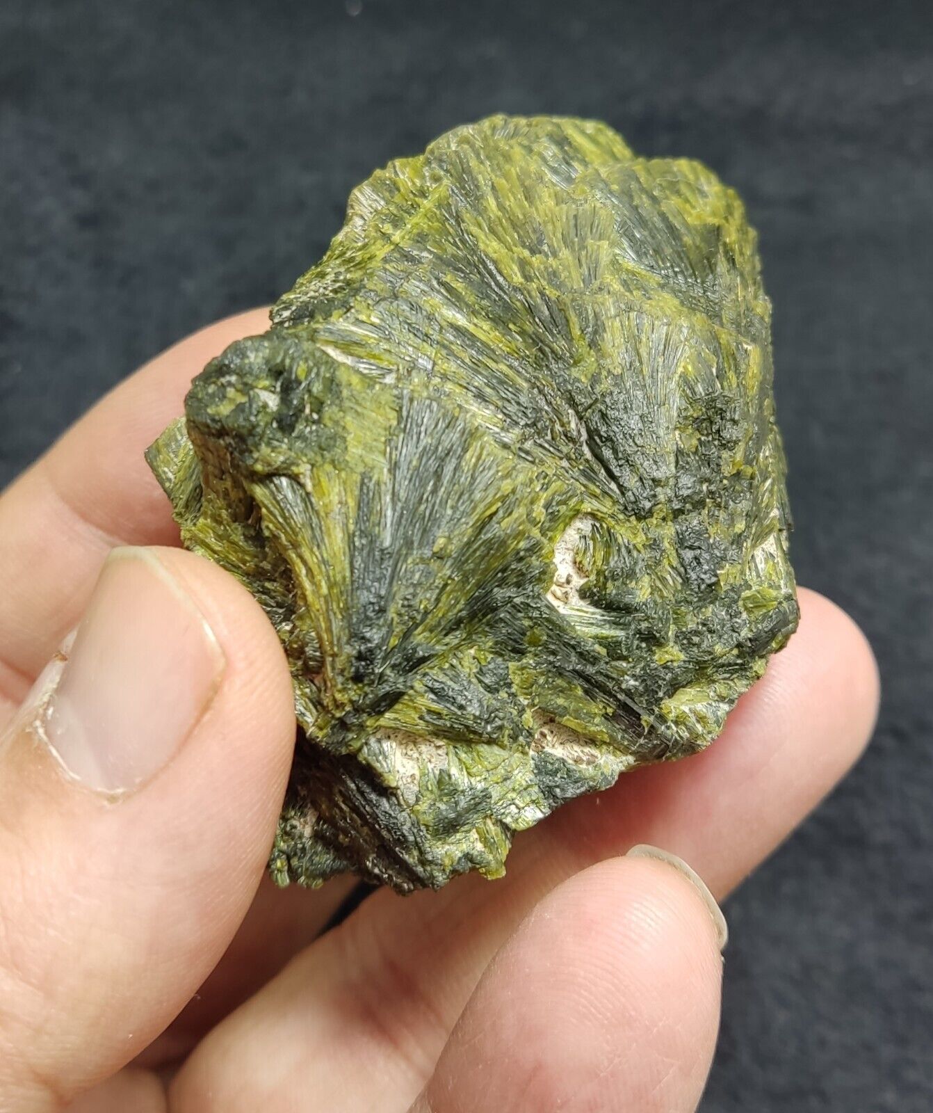 A very Aesthetic Natural beautifully terminated epidote specimen 162 grams