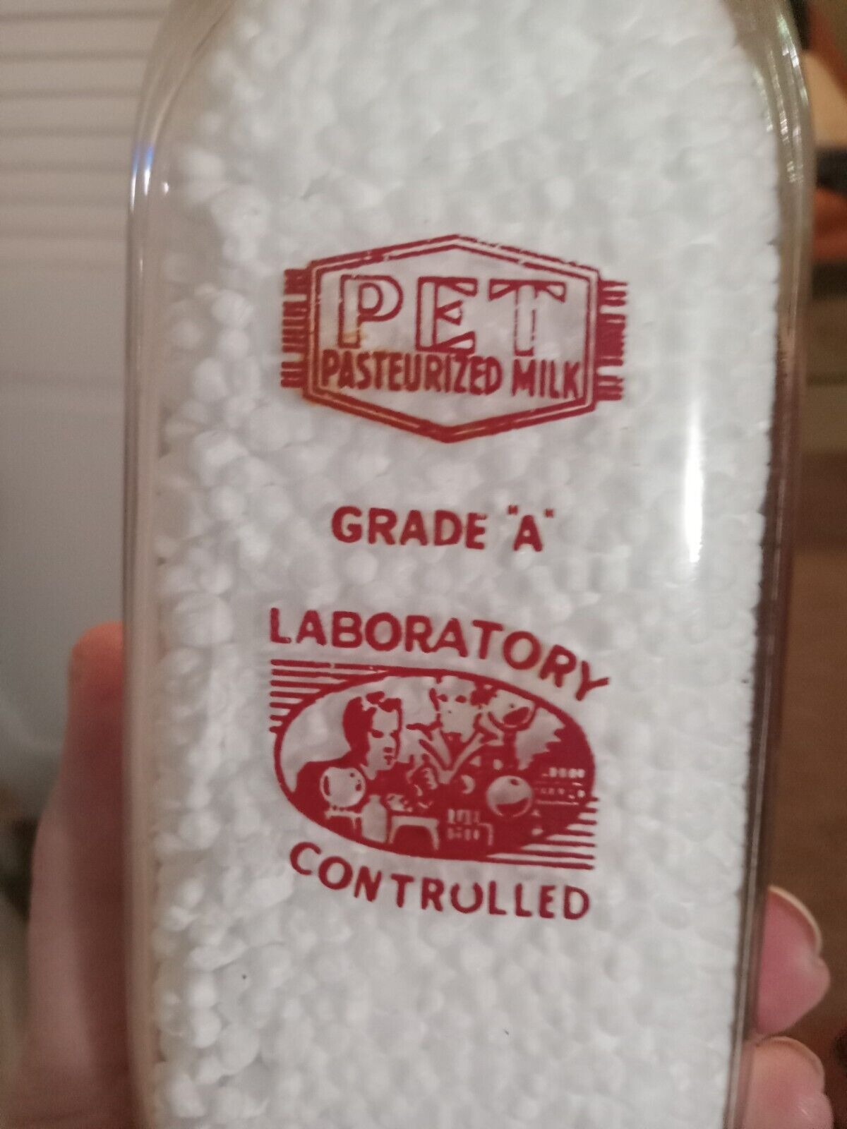 PET DAIRY Grade A Laboratory Controlled Pint Glass Milk Bottle Red Graphics