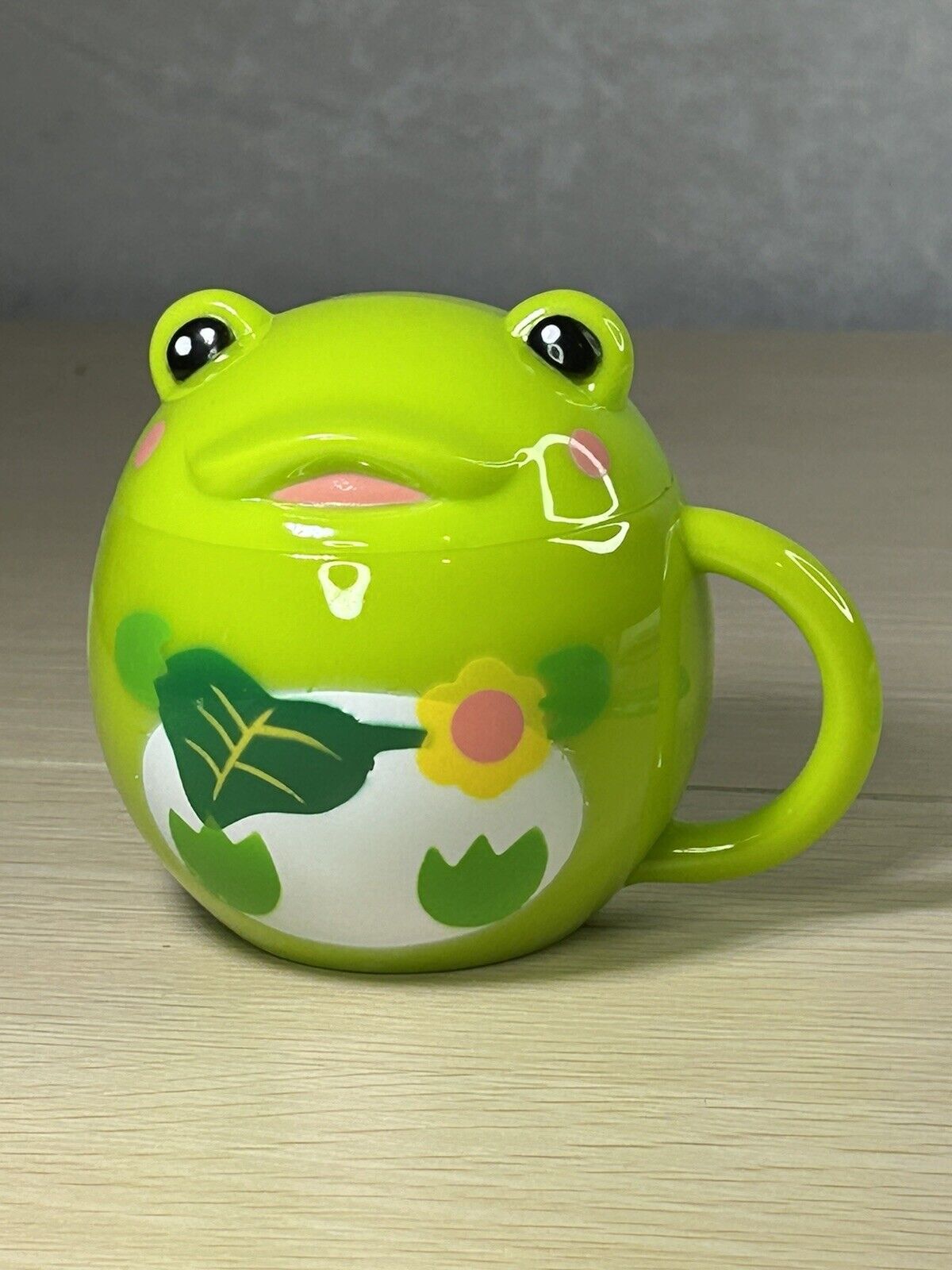 Green Frog Shaped Kids Drinking Mug W/ Lid Handle Round New Painted Fun