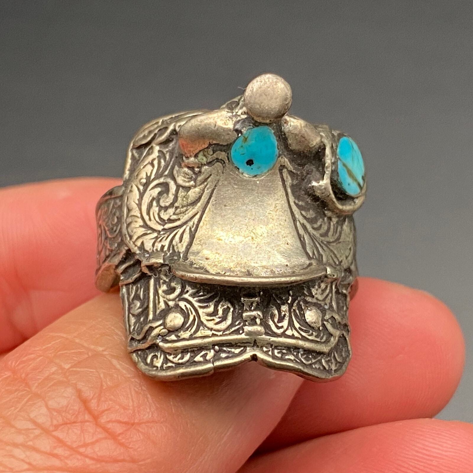 Vintage Southwestern Turquoise Horse Saddle Silver Ring Size 10.75