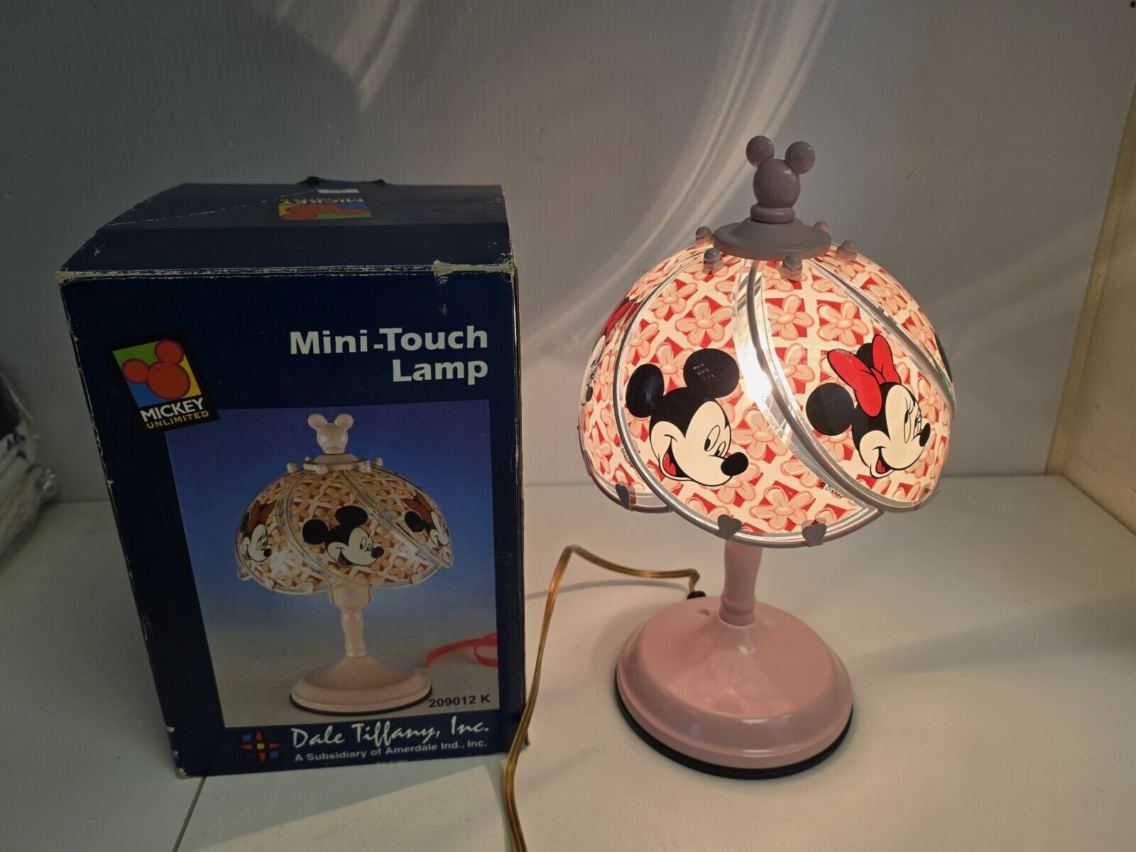 Walt Disney Mickey & Minnie Mouse Lamp Light 6-Panel Touch Lamp Dale Tiffany 