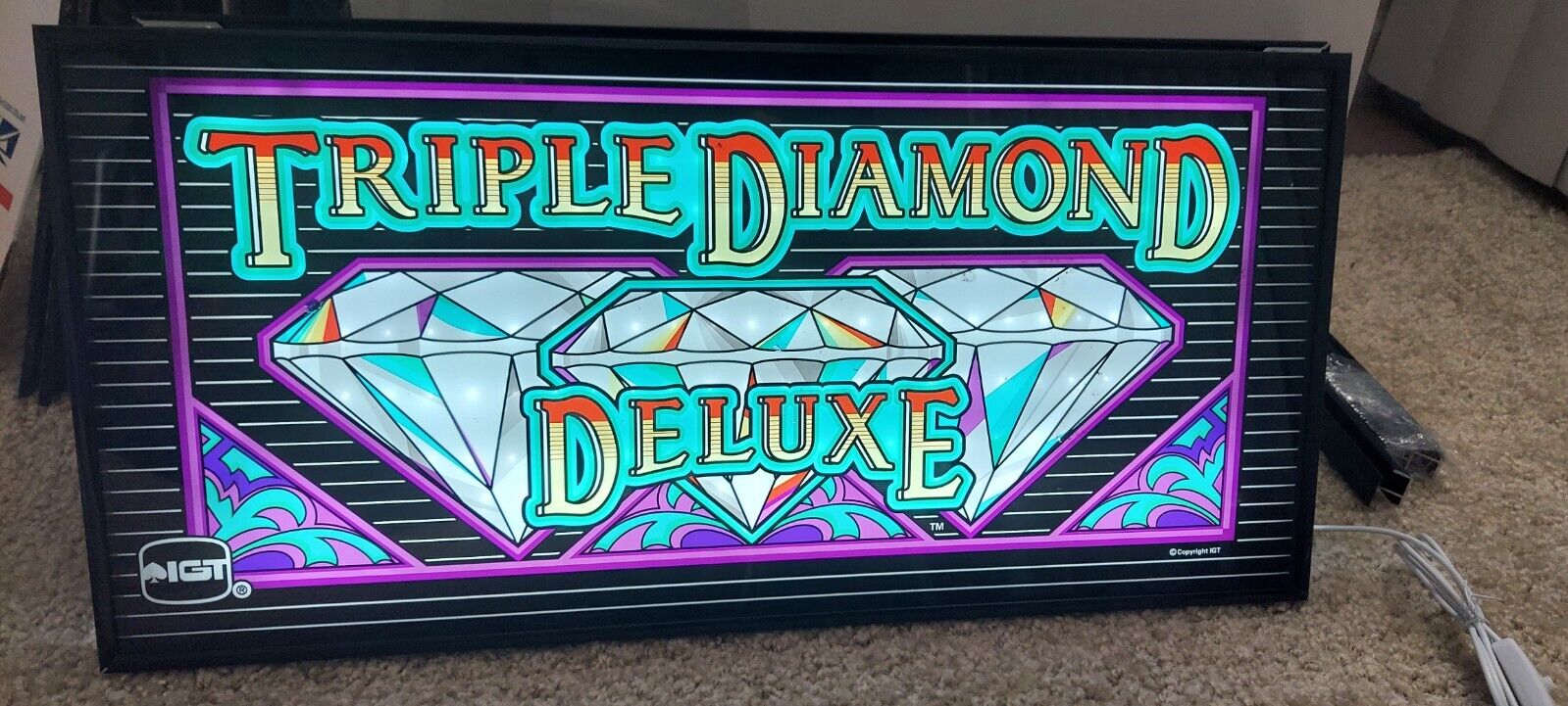 Triple Diamond Deluxe lighted illuminated Framed Belly Glass battery operated
