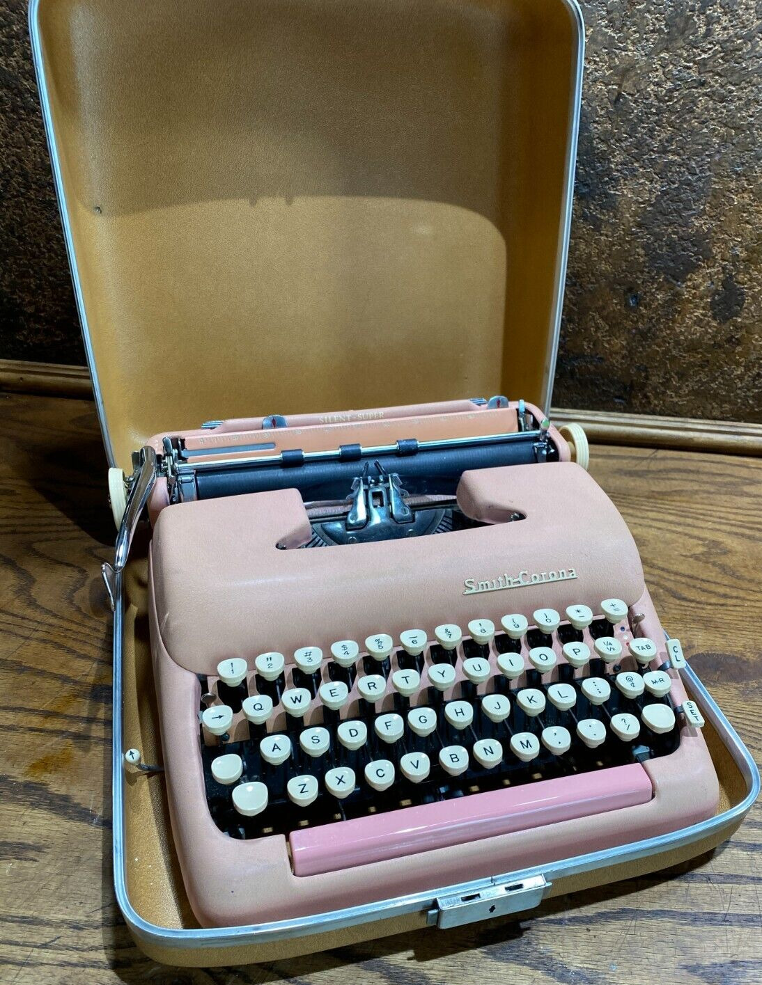 Vintage Mid Century Smith Corona Portable Silent Super PINK Typewriter w Case