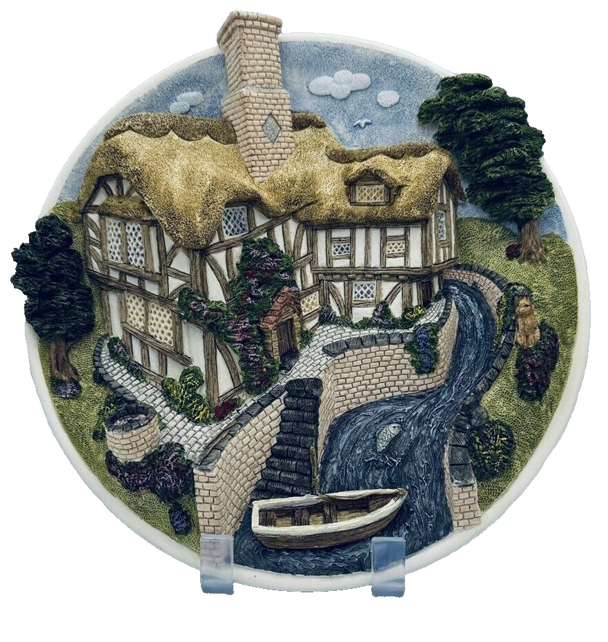 David Winter 3D Plate Cottages on the Riverbank Wall Plaque Grannycore Nature