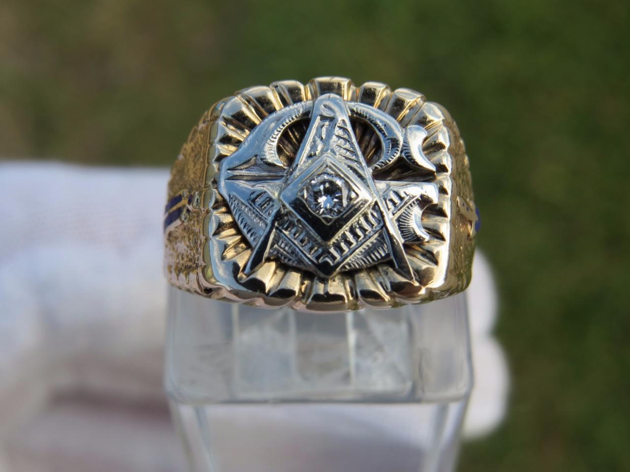 Vintage Masonic Blue Lodge Diamond .30 ct 10K YG Ring w/Blue Enamel Sz 9 - Nice