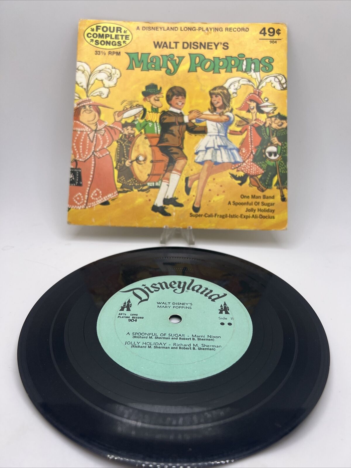 1972  Walt Disney's Mary Poppins 33 1/3 RPM Record  4 Songs Disneyland
