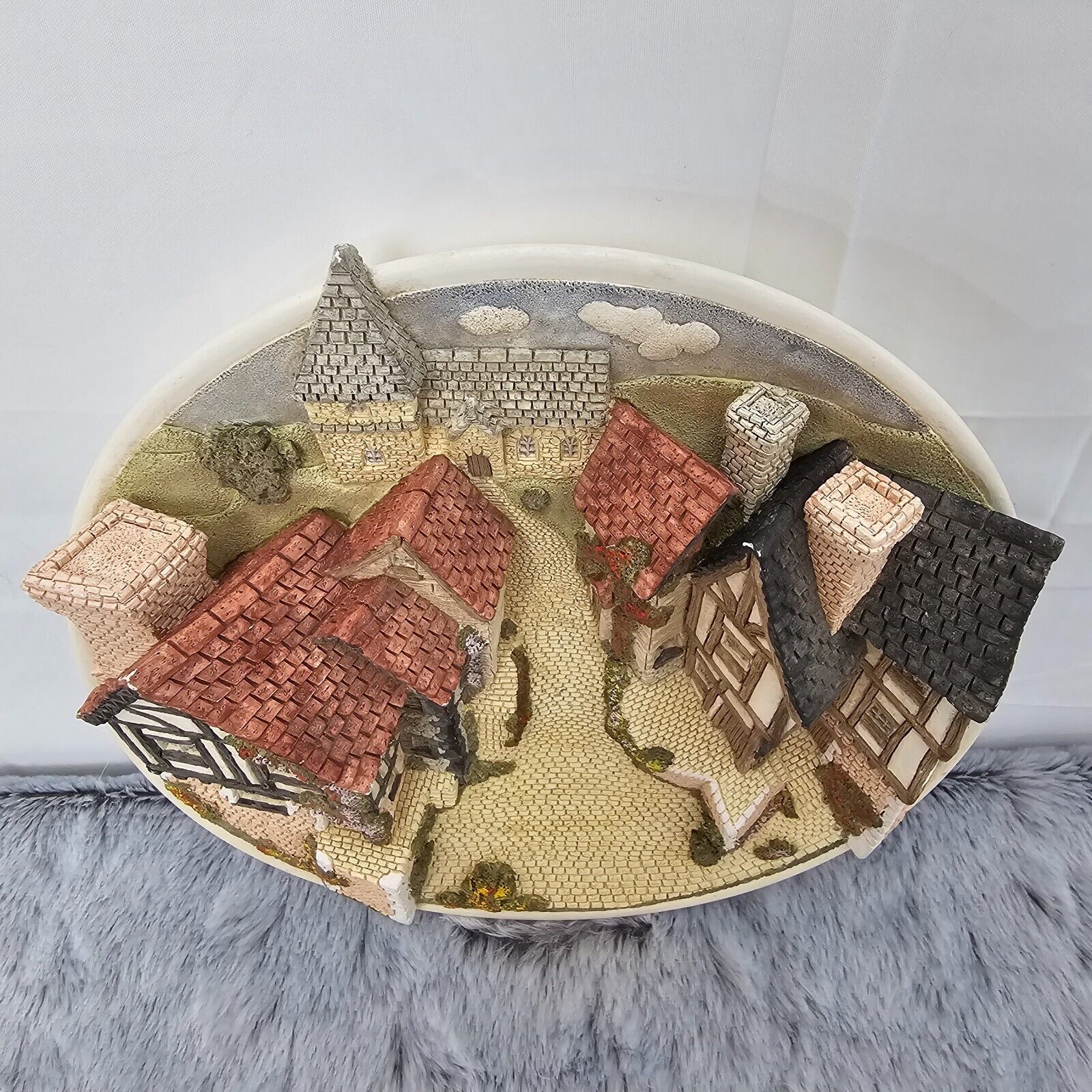 David Winter Cottages Collectors Guild Piece Plaque 3D Plate Cobblestone Street
