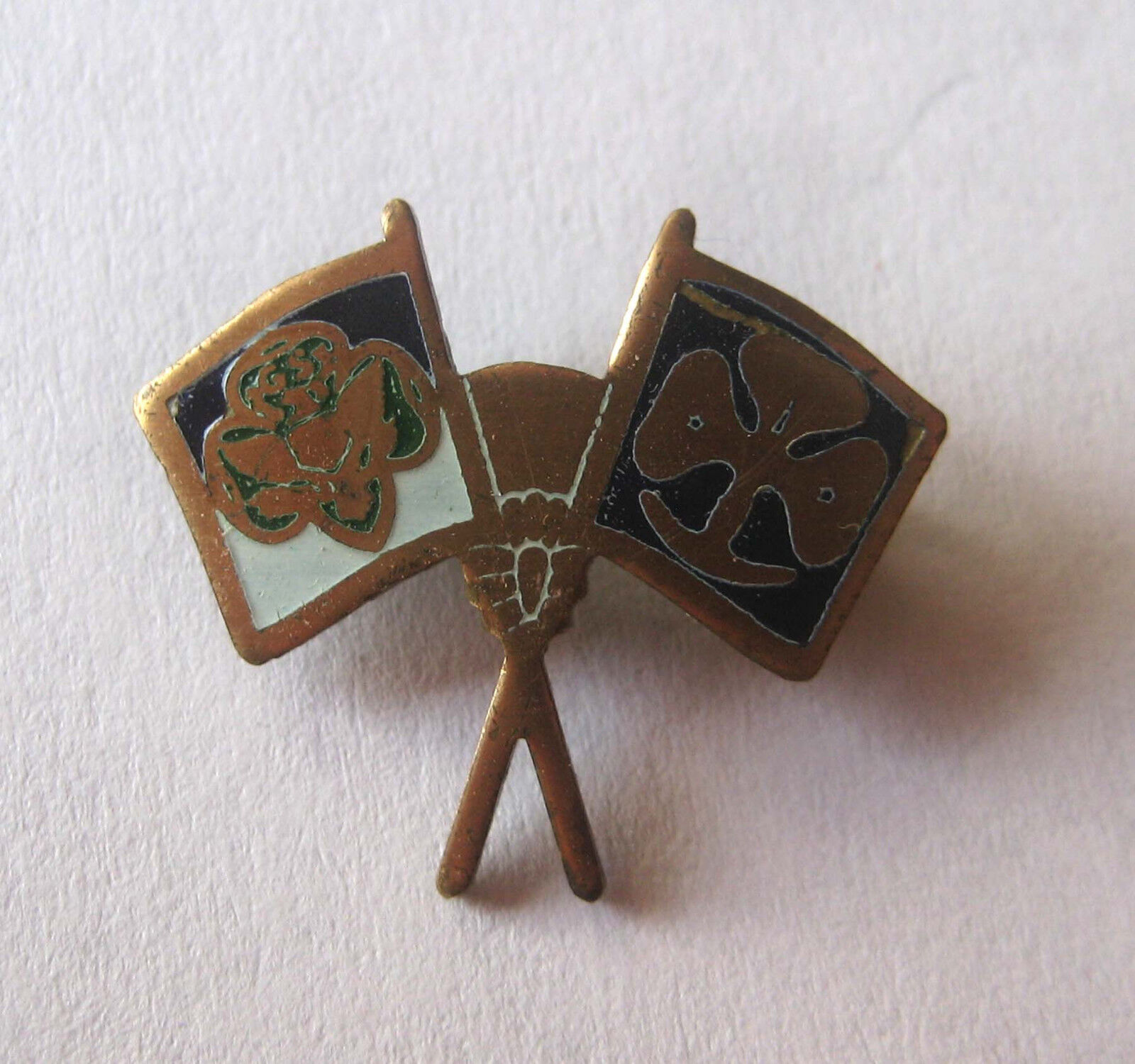 Vintage Girl Scout 1952-1956 FRIENDSHIP PIN Crossed Flags International Swaps