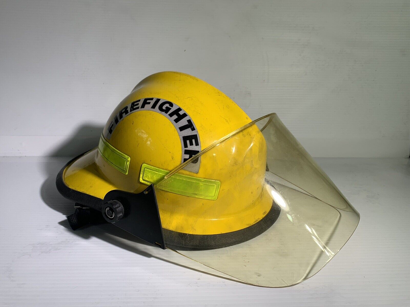 Vintage Cairns 660C Yellow Metro Firemans Helmet with Visor & Liner VERY NICE