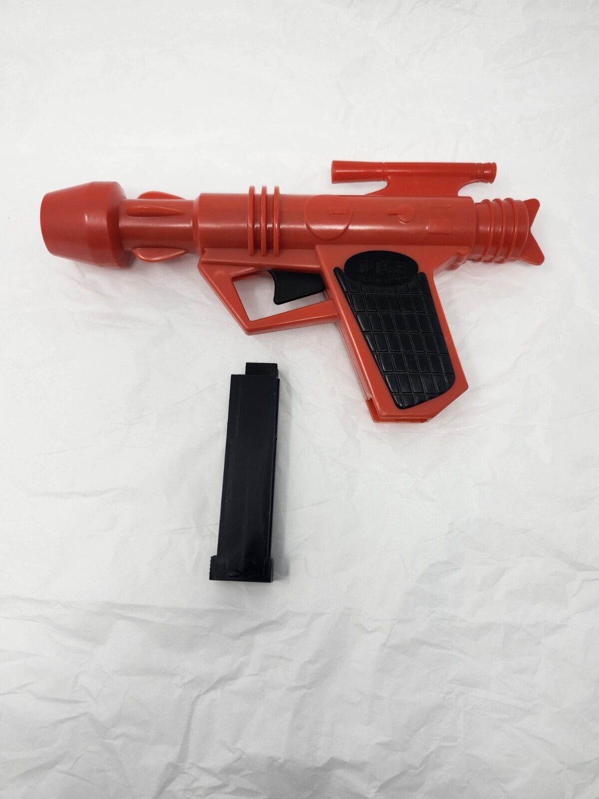 1981 Vintage Red PEZ Space Gun Candy Dispenser U. S. Pat. 3,370,746 Made Austria