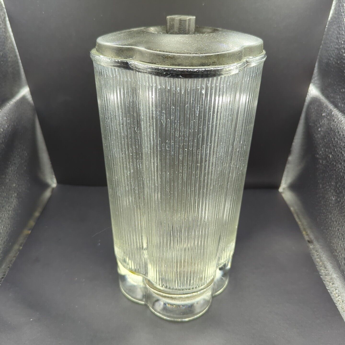 Vtg Waring Blender Glass Ribbed Cloverleaf Jar Bakelite Lid Pitcher Blade Pyrex