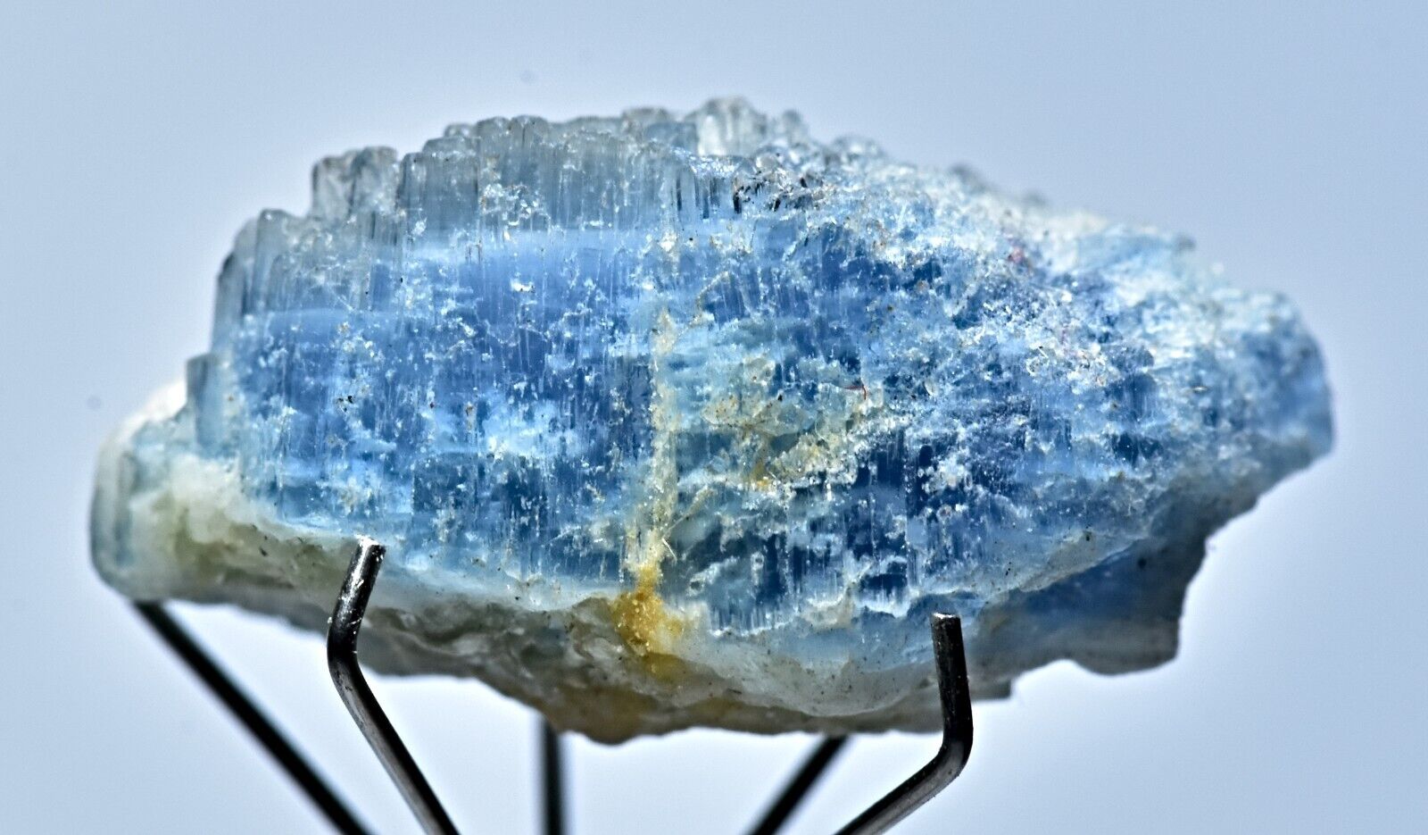 9.50 Carat Unusual Vorobyevite Beryl Rosterite Crystal with Feldspar