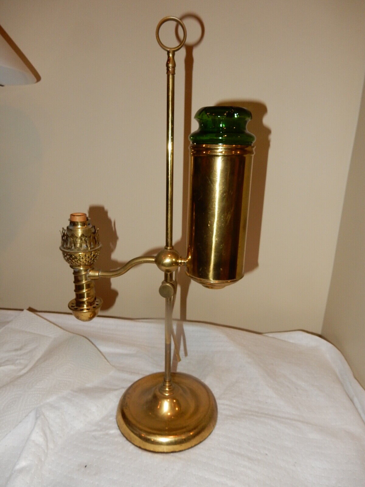 RARE MANHATTAN KEROENE OIL BRASS PARLOR STUDENT LAMP--APPLE GREEEN GLASS TANK