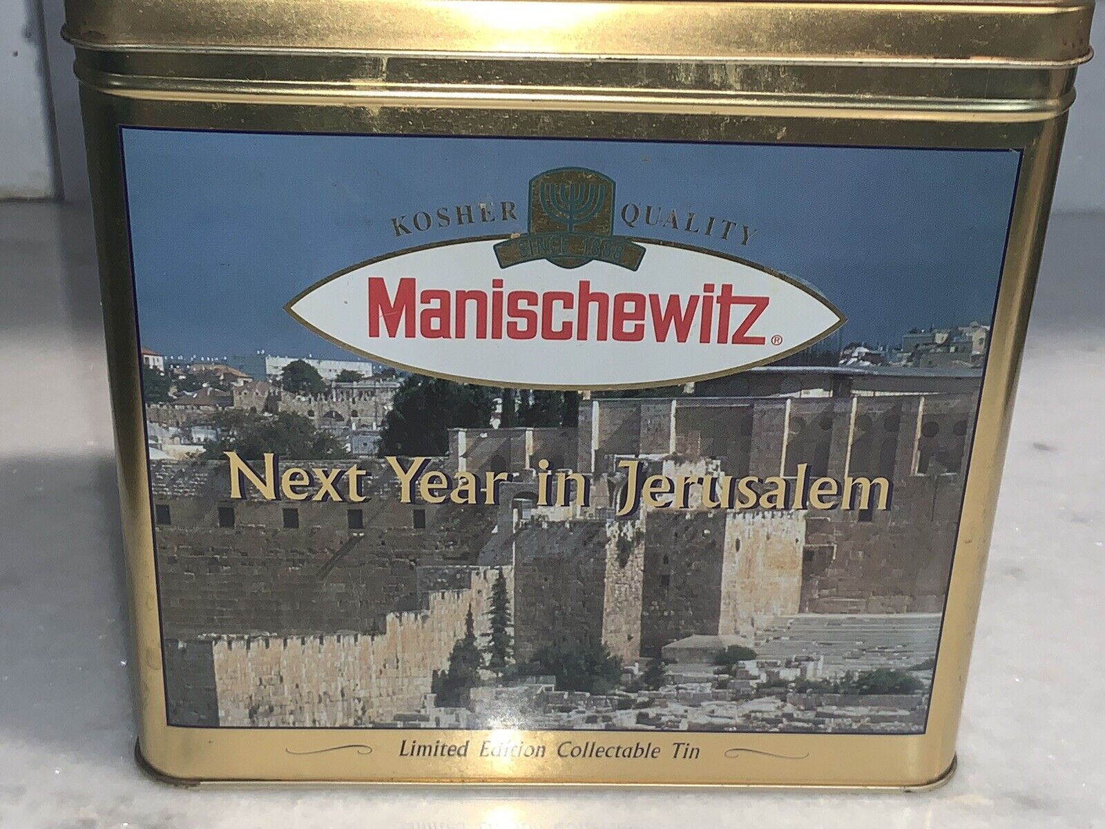 VINTAGE MANISCHEWITZ MATZO NEXT YEAR IN JERUSALEM LIMITED EDITION TIN 8X4.5X7