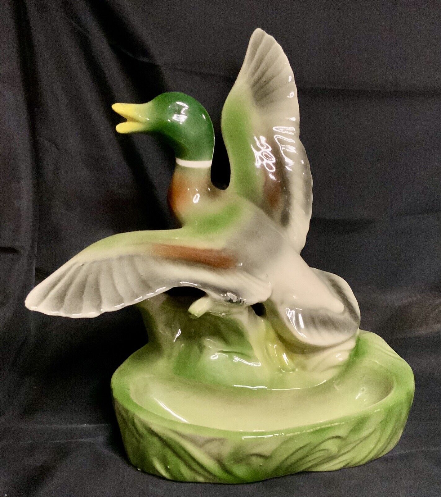 Vintage Flying Mallard Duck Bird T.V Planter Light Lamp