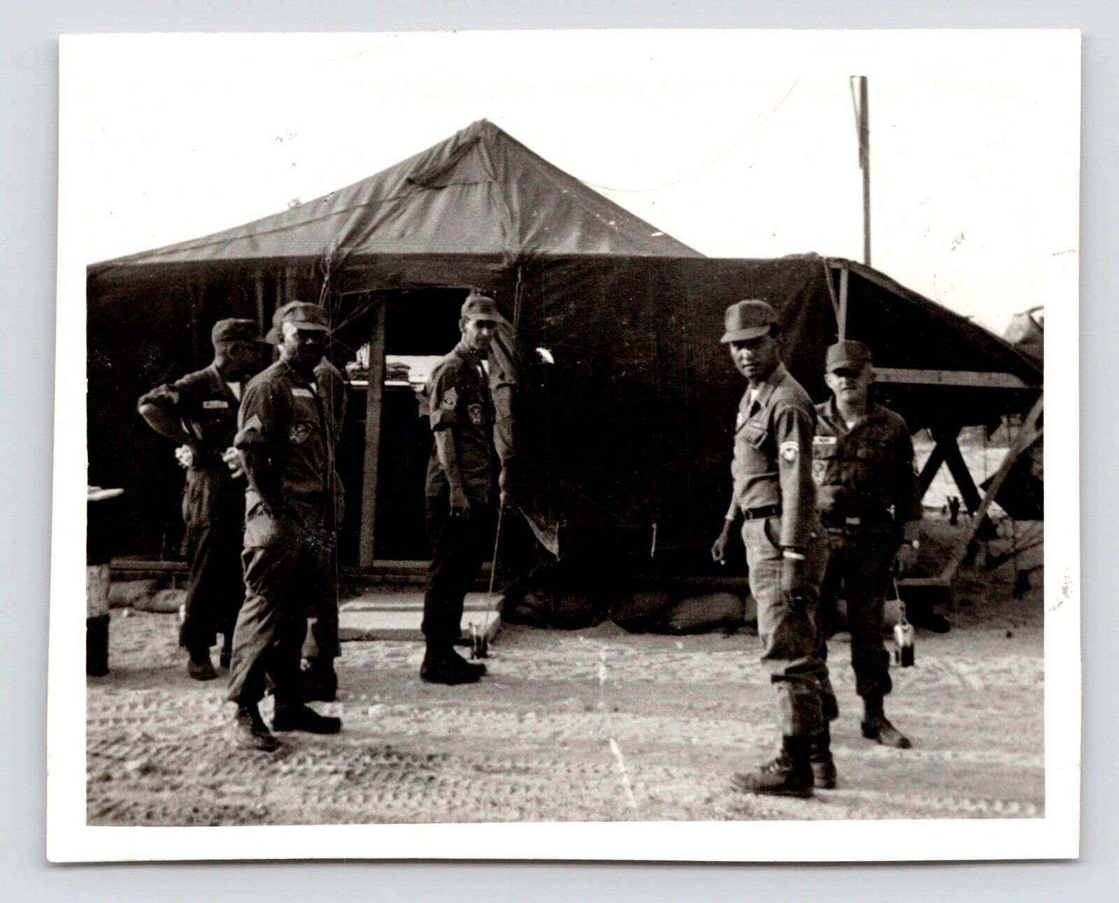 1965 Vietnam War US GI Army Men Around Tent In Camp Original Vintage Photo