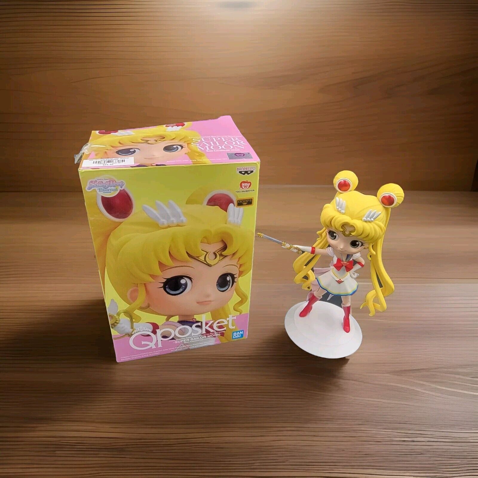 Super Sailor Moon Q Posket Figure With Box Pre Owned Banpresto Bandai Exclusive
