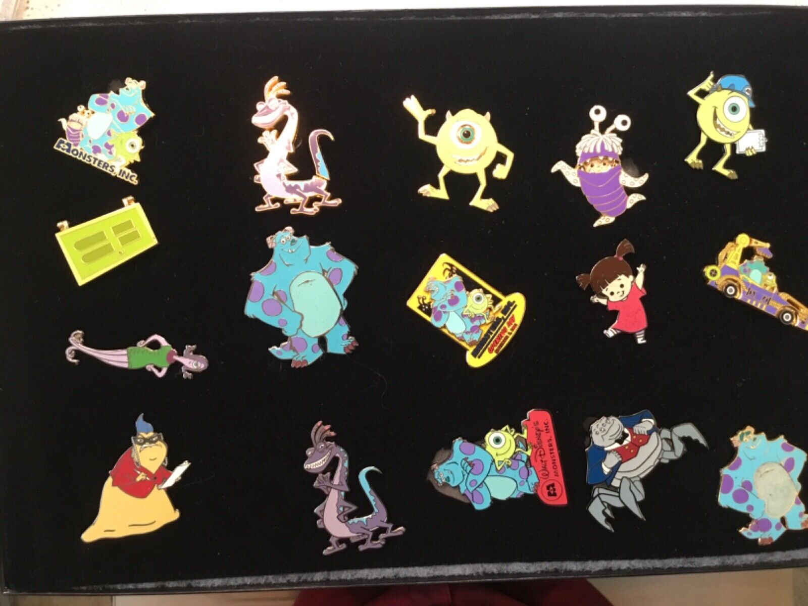 Pixar Disneyland parks Pin Trading Monsters Inc collection 16 pins Sulley L7