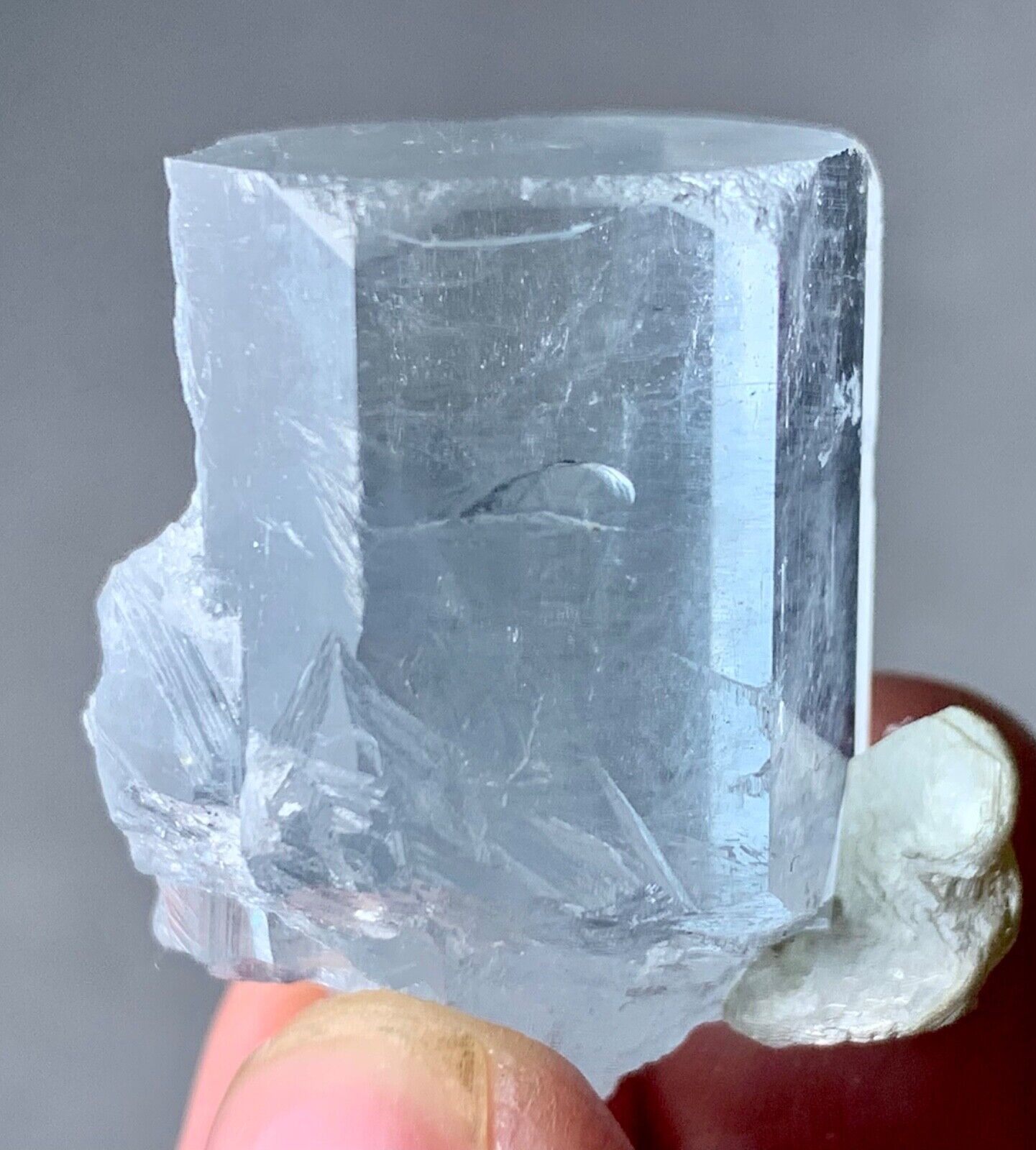 102 Carat Terminated Aquamarine Crystal From Skardu Pakistan