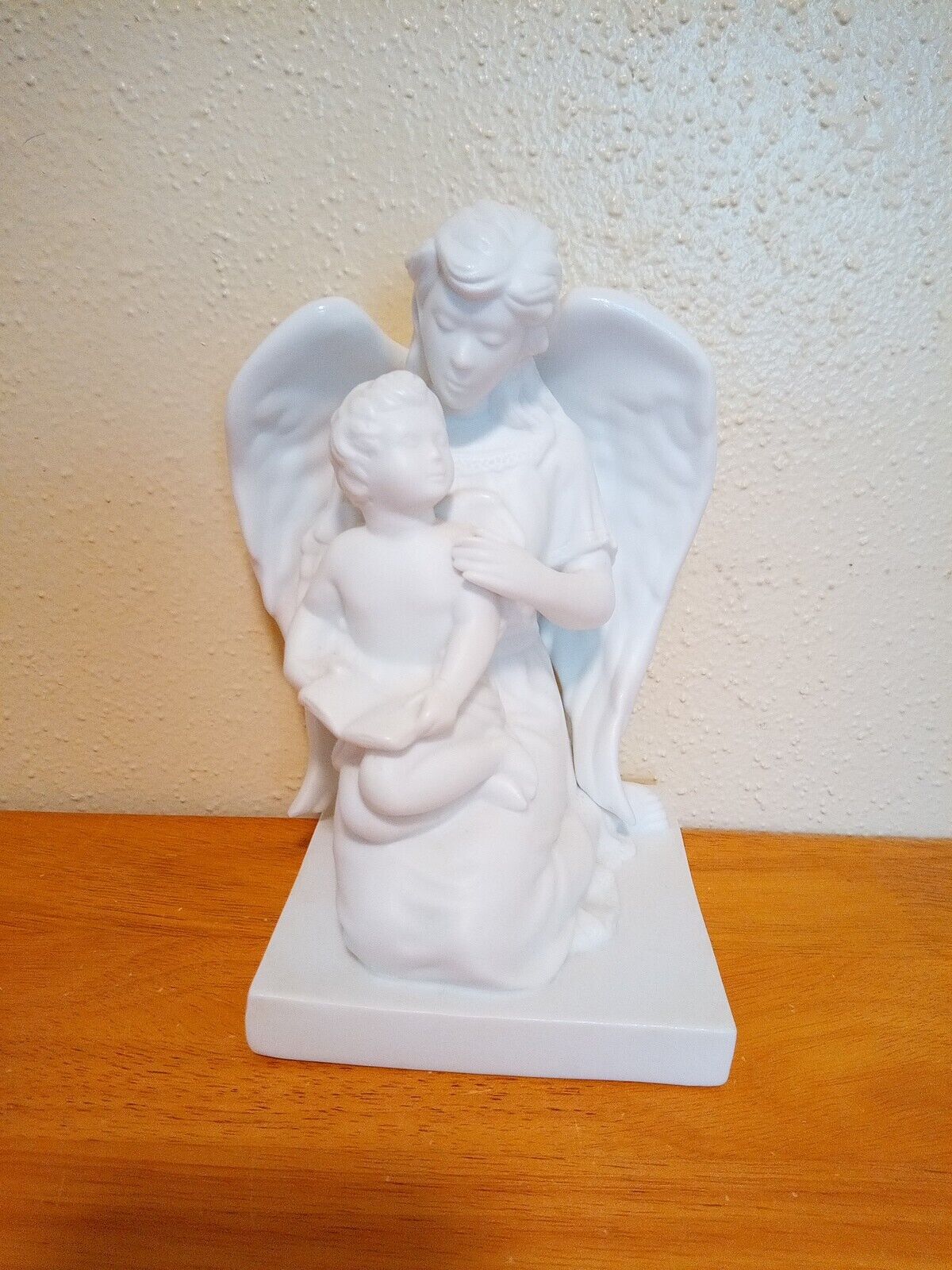 Teleflora Angel With Boy Statue 7\