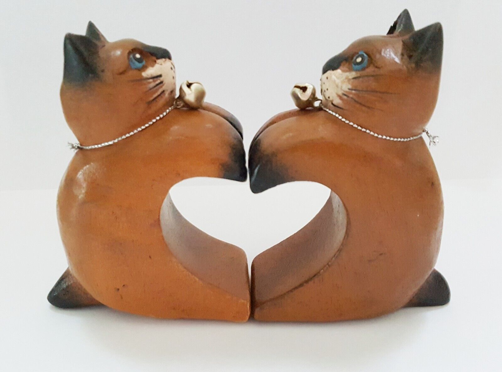 Set 2 Wood Tabby Cat Figurine Heart Love Lover Sitter Down Home Desk Decor Gift