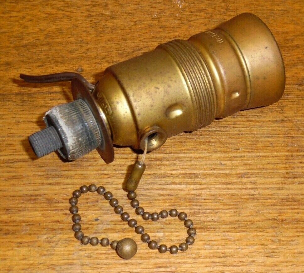 Unique Vintage / Antique Zenith Nr. 1550 Pull Chain Light Socket