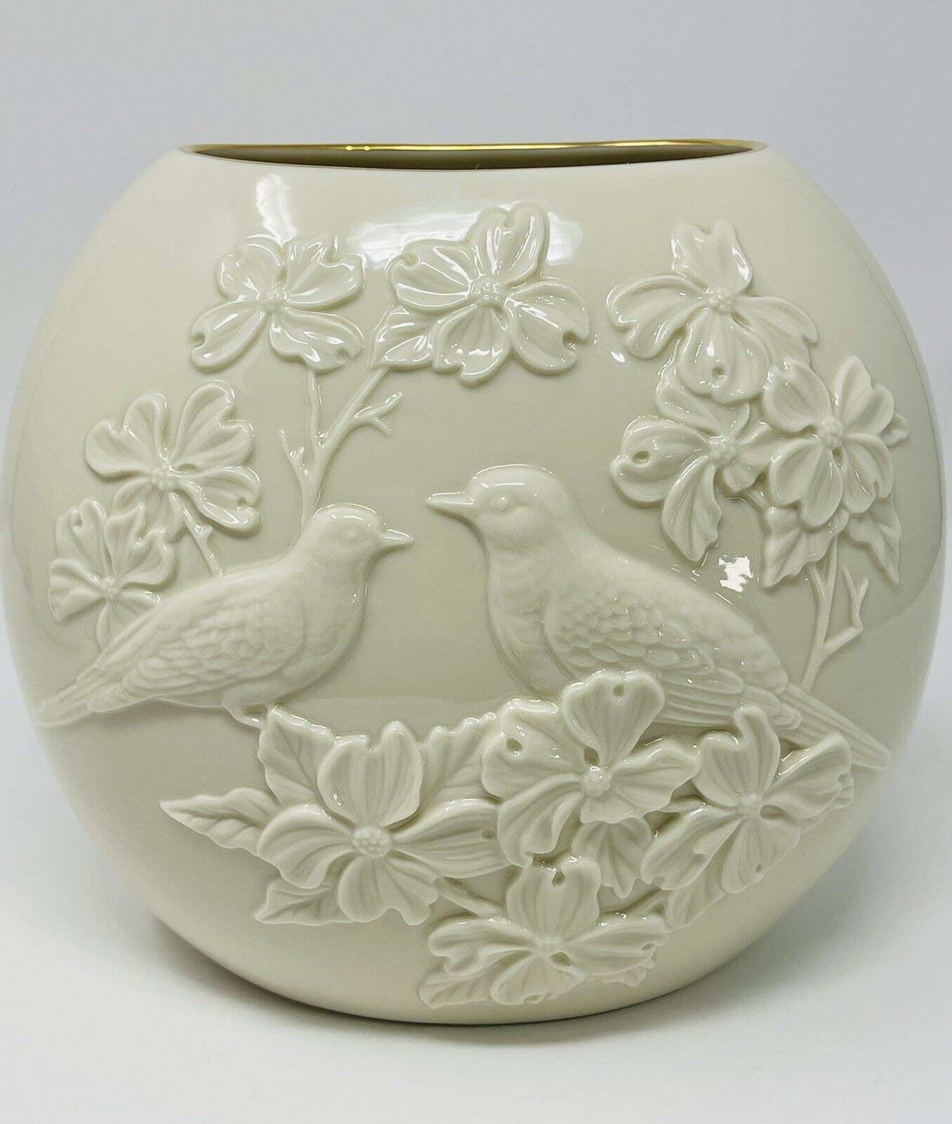 Lenox Four Seasons Vase Spring Collection The Dove And Dogwood Tree 7-1/4\